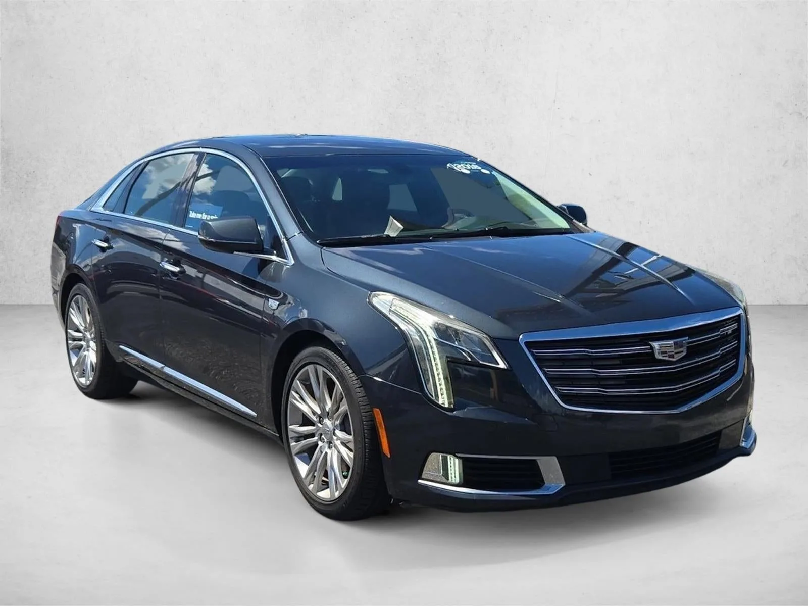 2018 Cadillac XTS Luxury photo 3