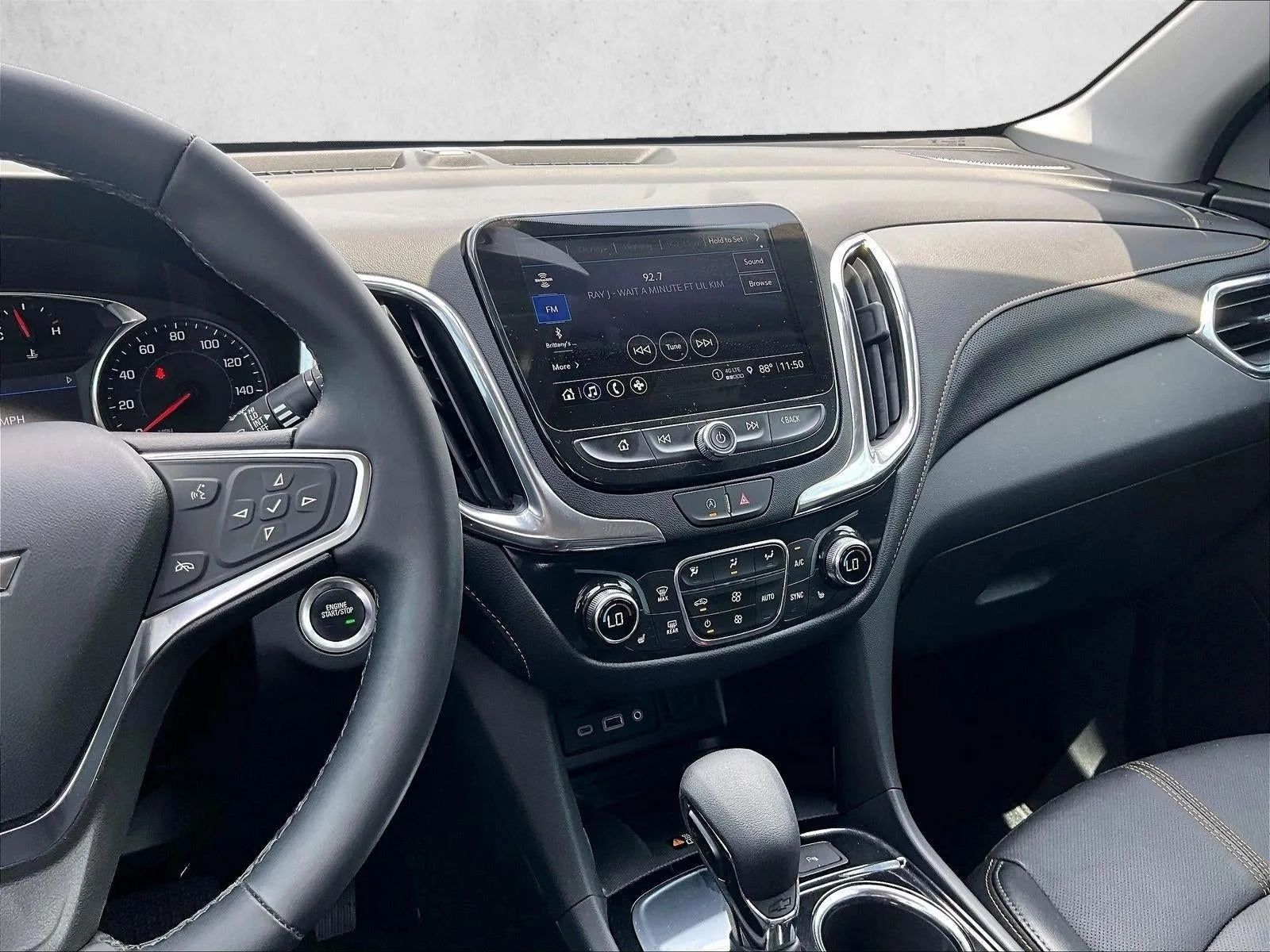 2024 Chevrolet Equinox Premier photo 8