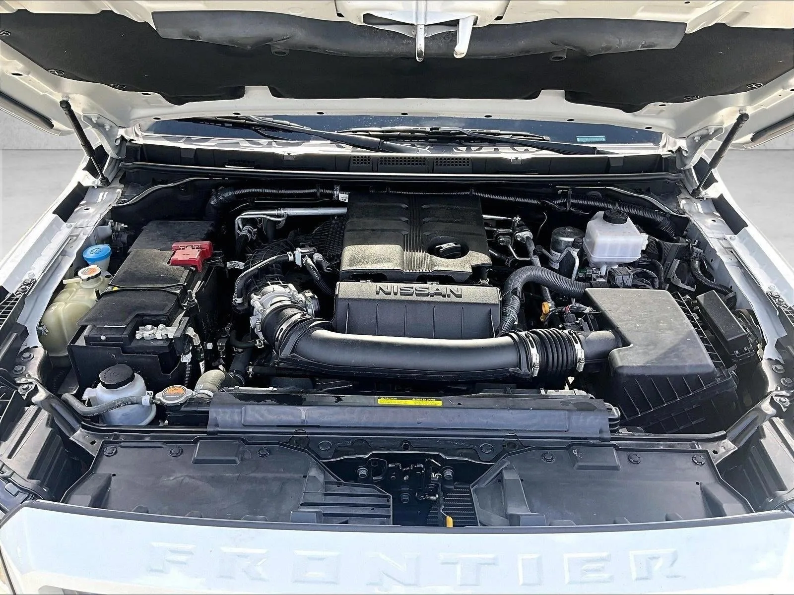 2024 Nissan Frontier Crew Cab SL 4x2 photo 11