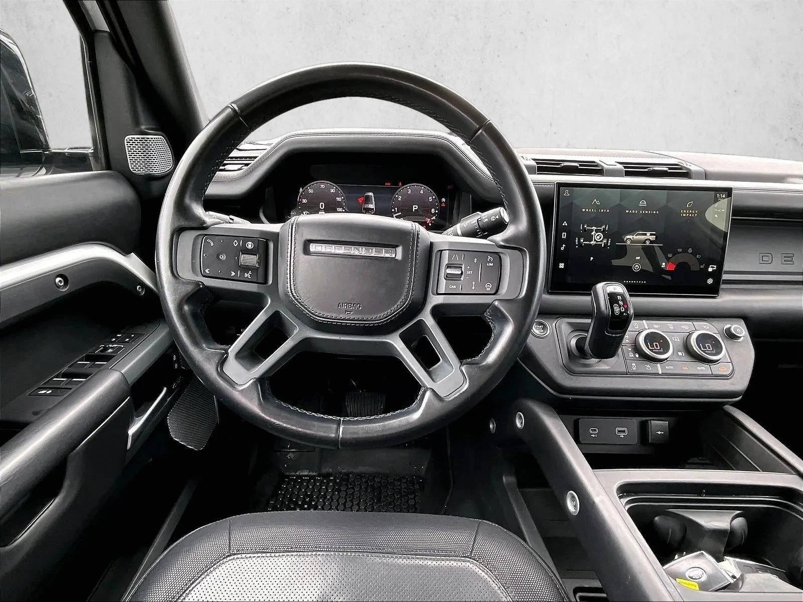 2024 Land Rover Defender 130 P400 X-Dynamic SE photo 7