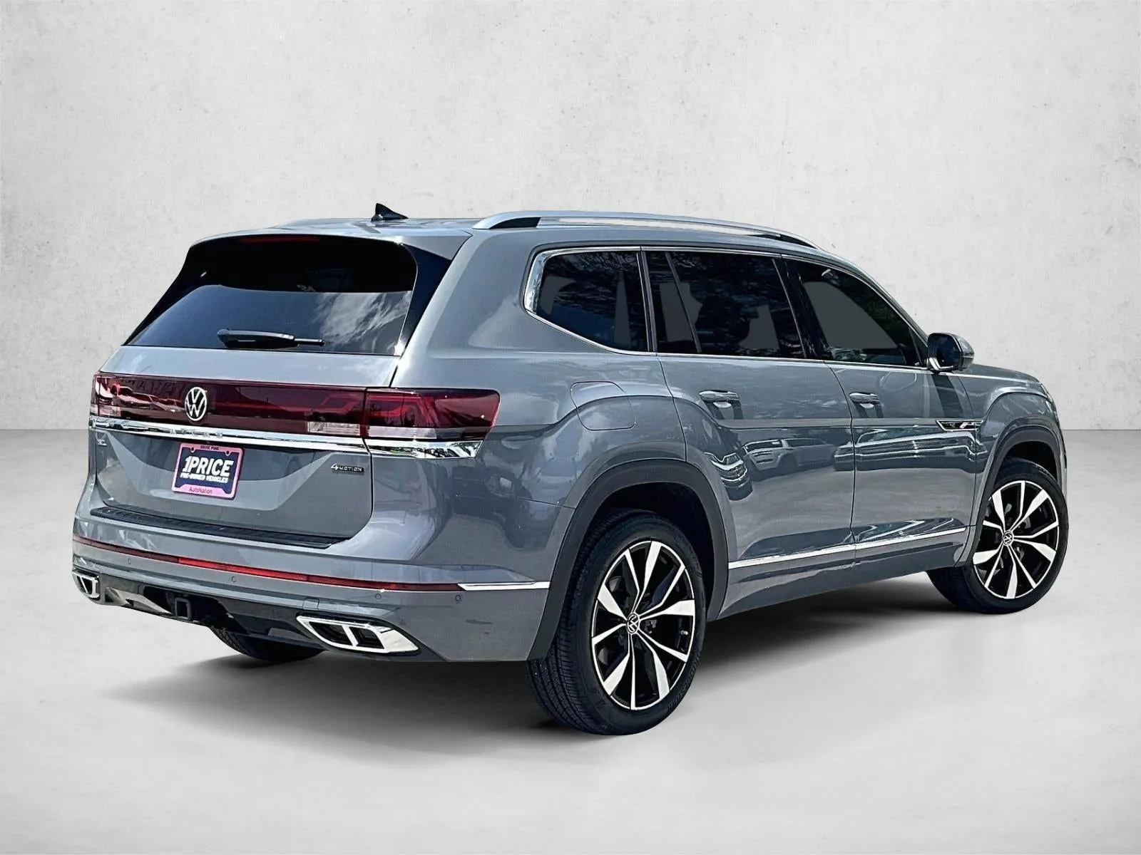 2026 Volkswagen Atlas SEL Premium R-Line photo 2