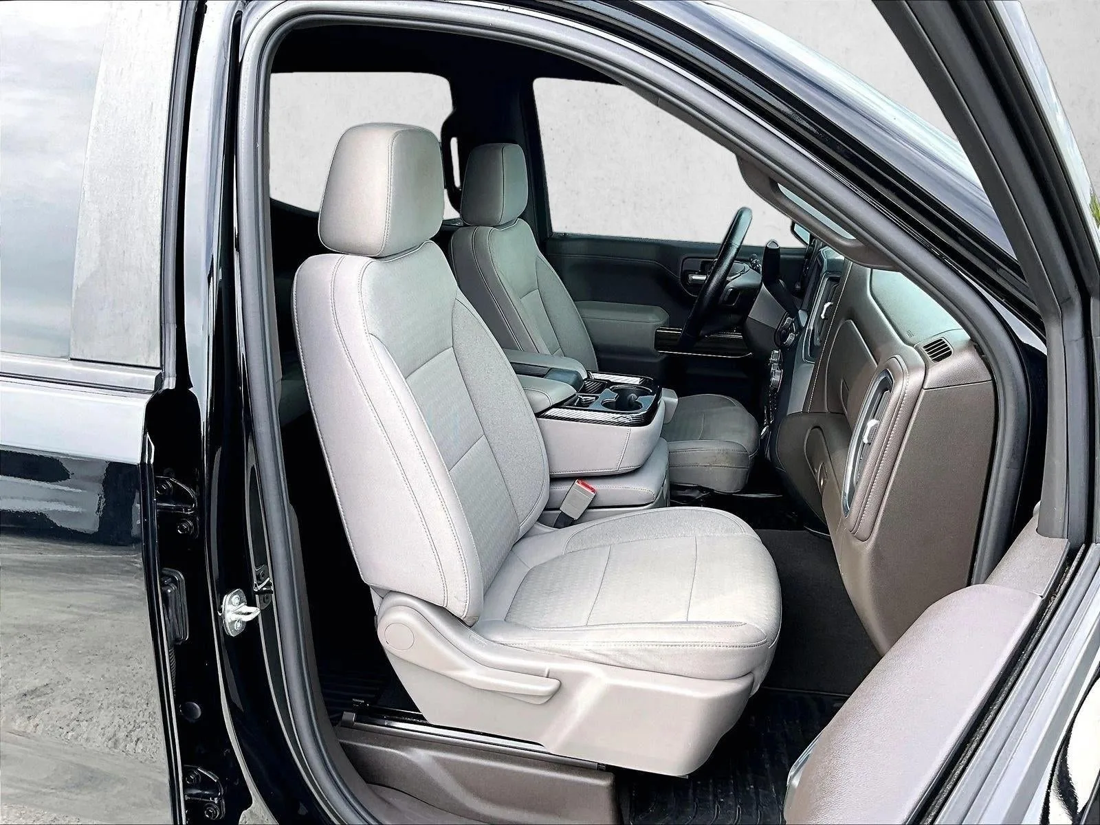 2020 Chevrolet Silverado 1500 RST photo 9