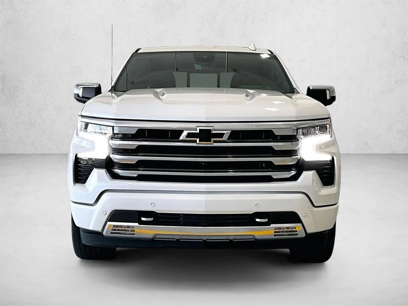 2023 Chevrolet Silverado 1500 High Country photo 3