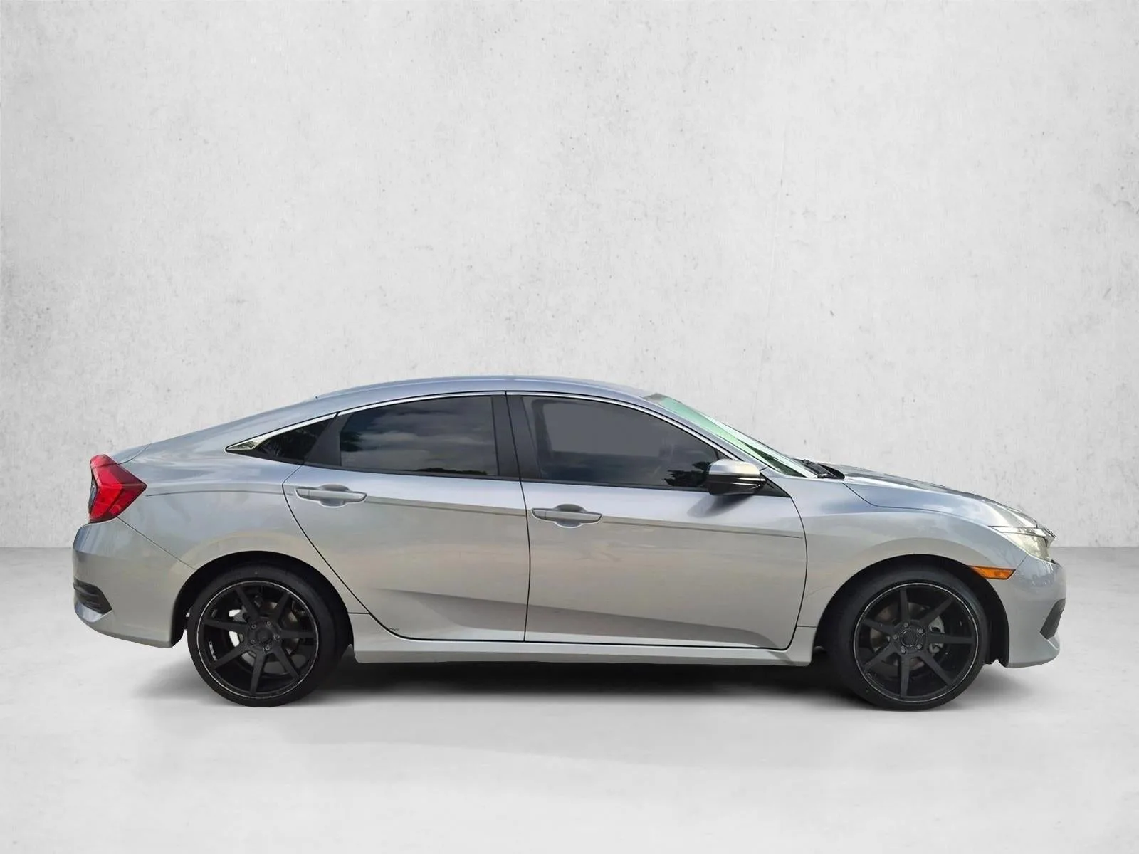 2016 Honda Civic Sedan LX CVT photo 4