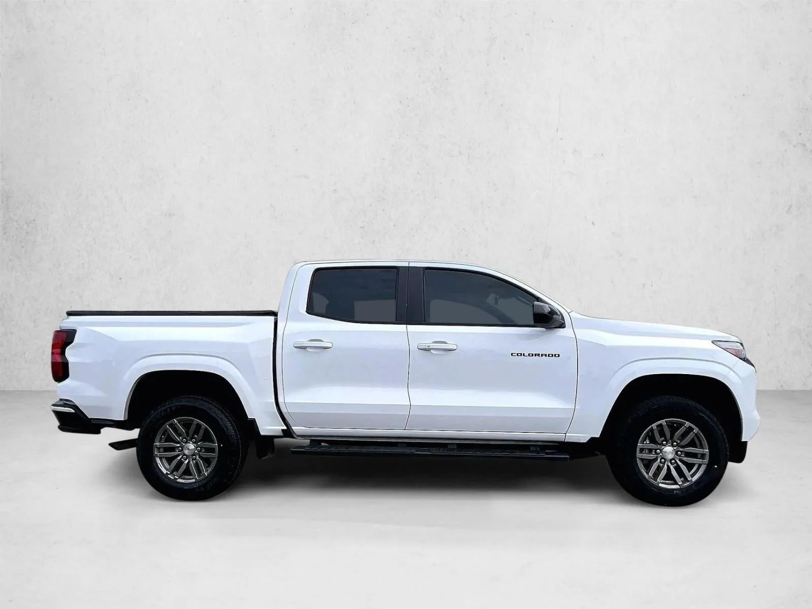 2023 Chevrolet Colorado 2WD LT photo 5