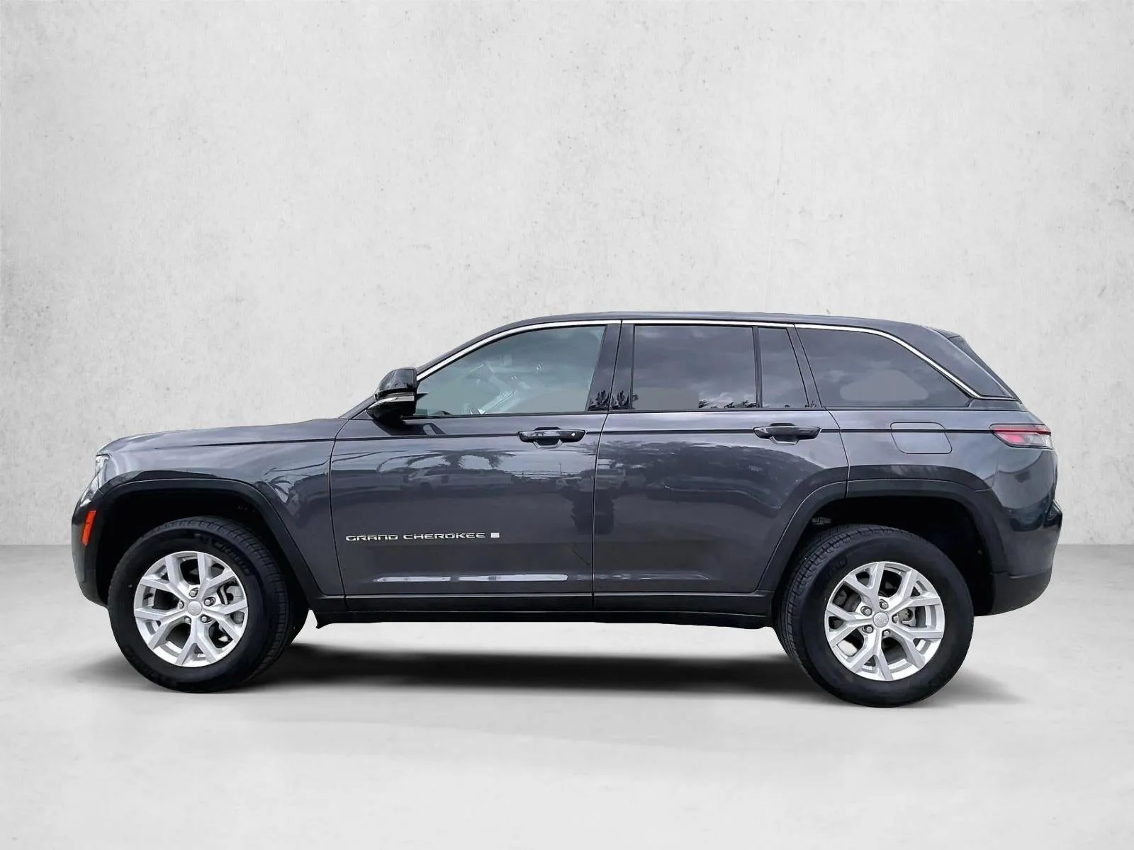 2023 Jeep Grand Cherokee Limited 4x2 photo 6