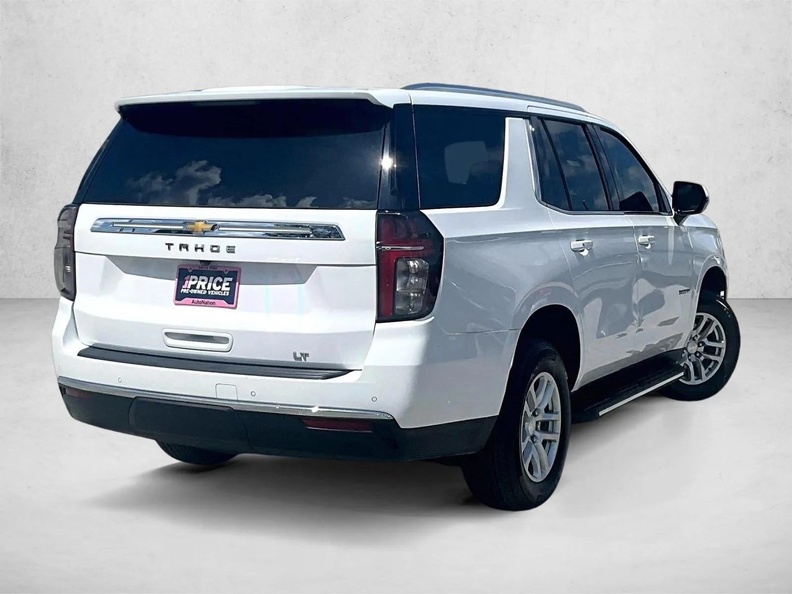 2023 Chevrolet Tahoe LT photo 2