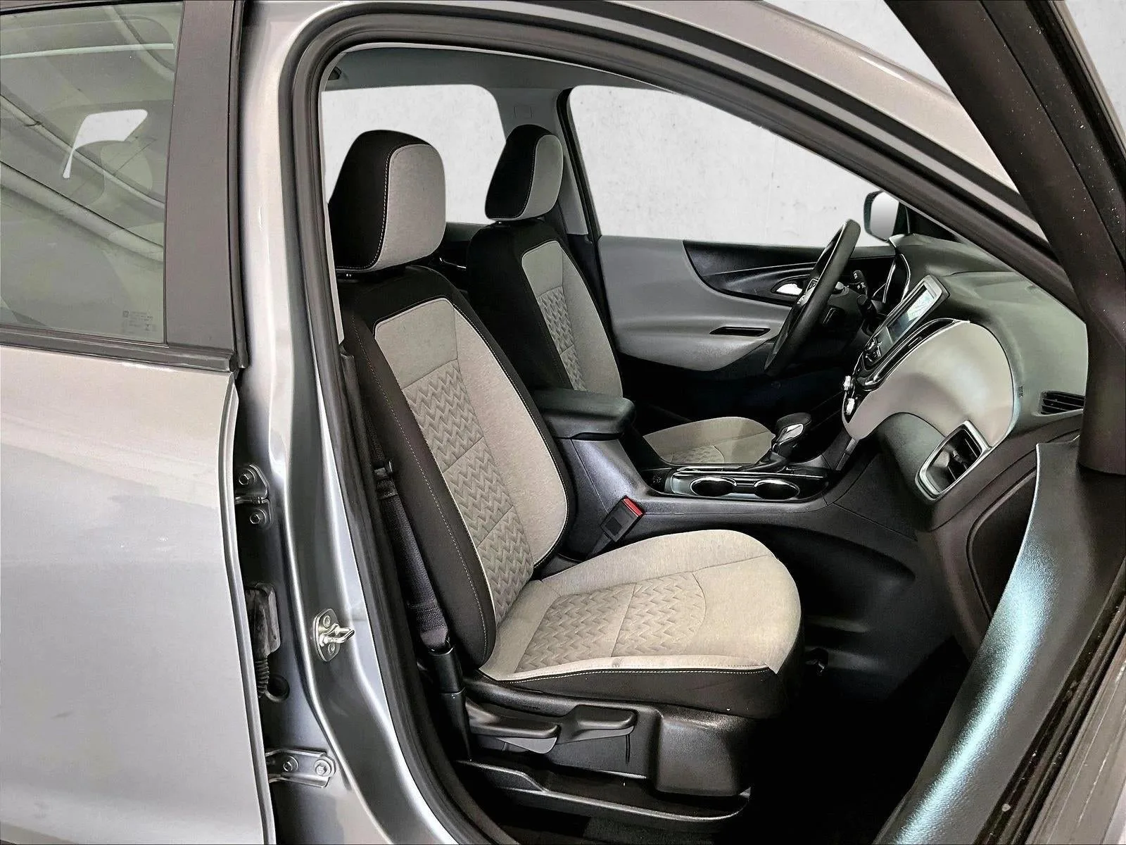 2024 Chevrolet Equinox LS photo 9