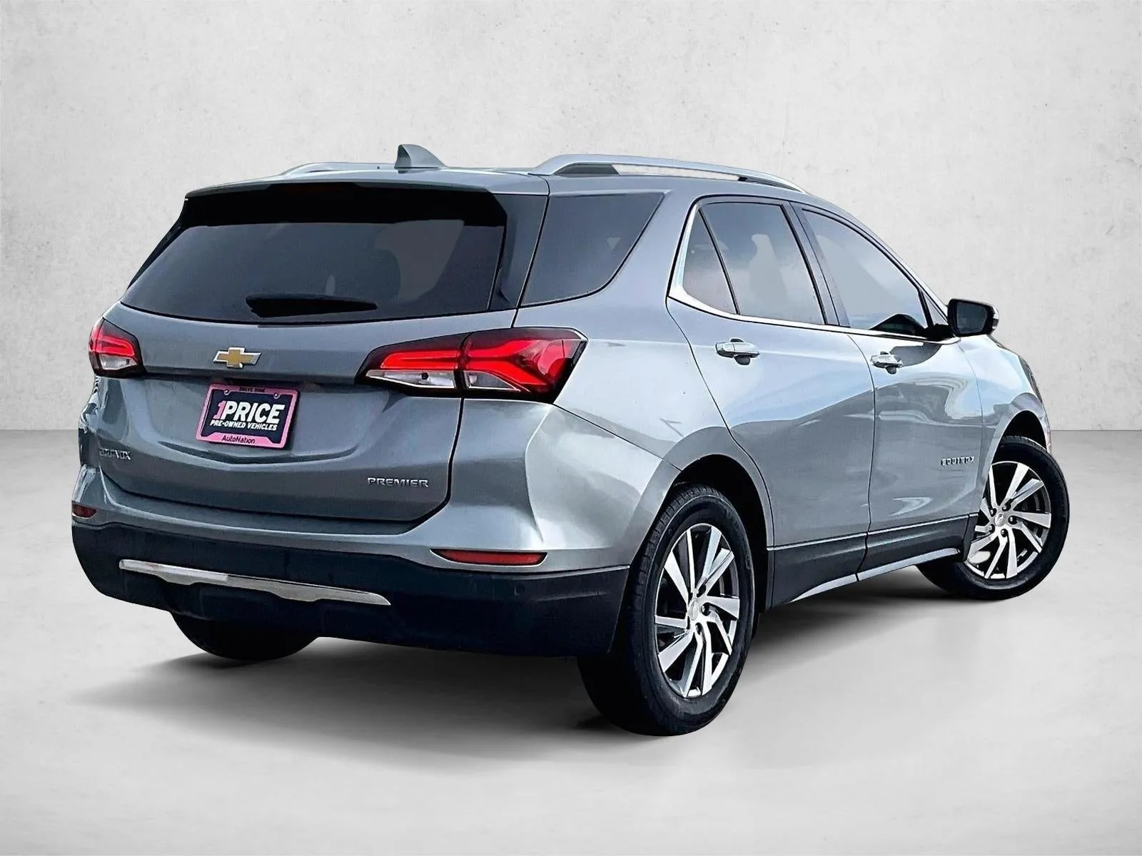 2023 Chevrolet Equinox Premier photo 2