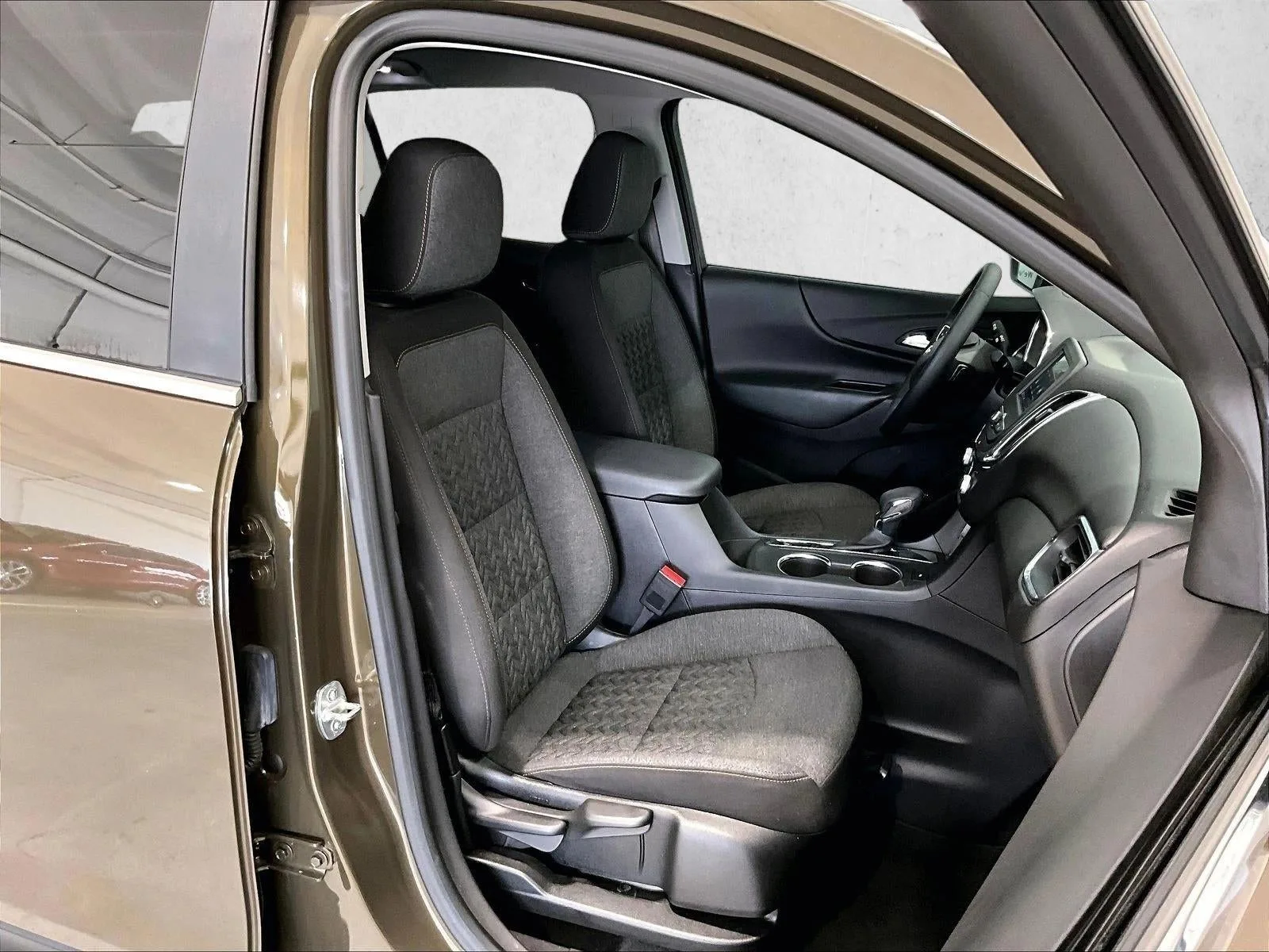 2024 Chevrolet Equinox LT photo 9