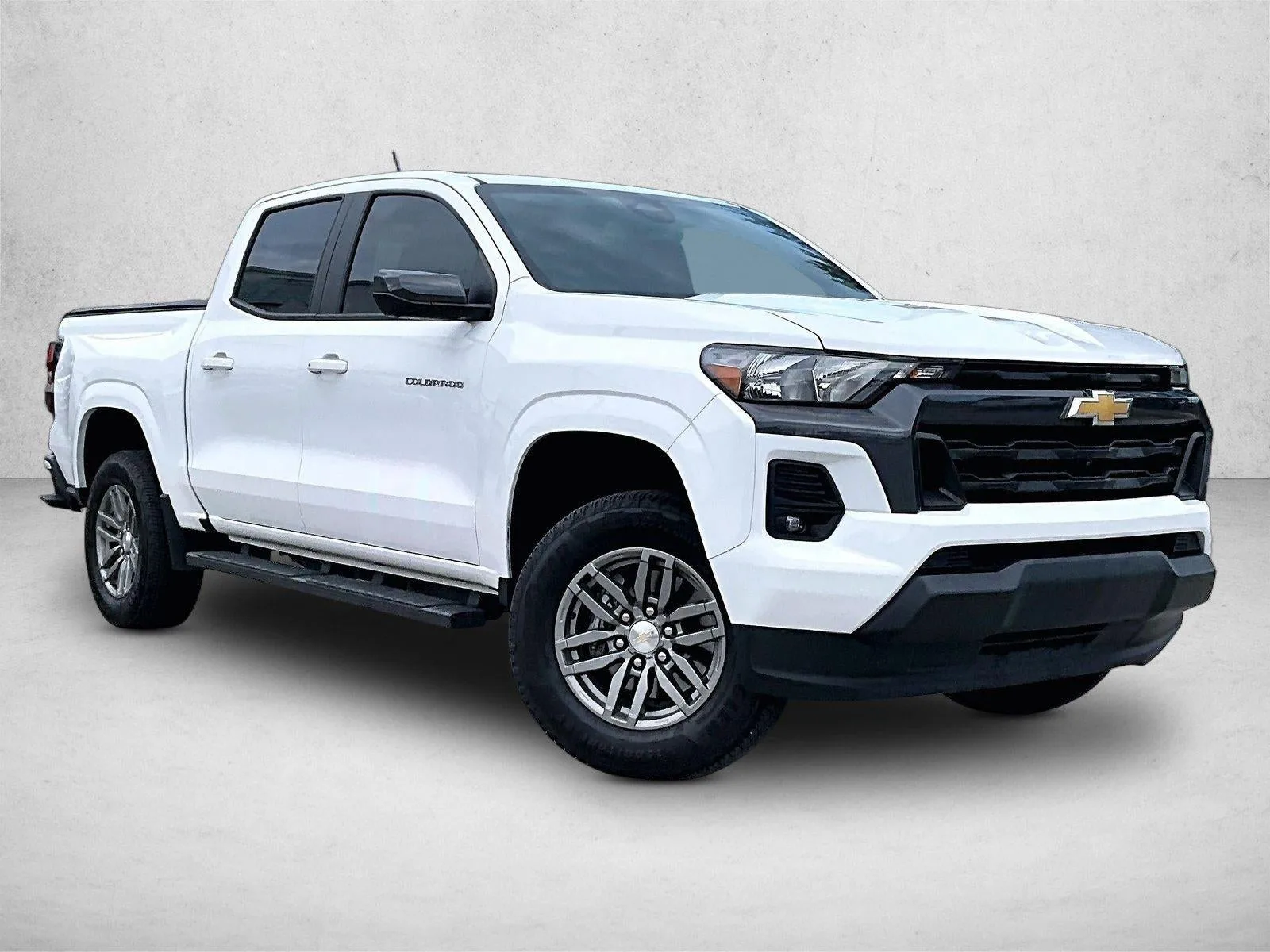 2024 Chevrolet Colorado LT photo 12
