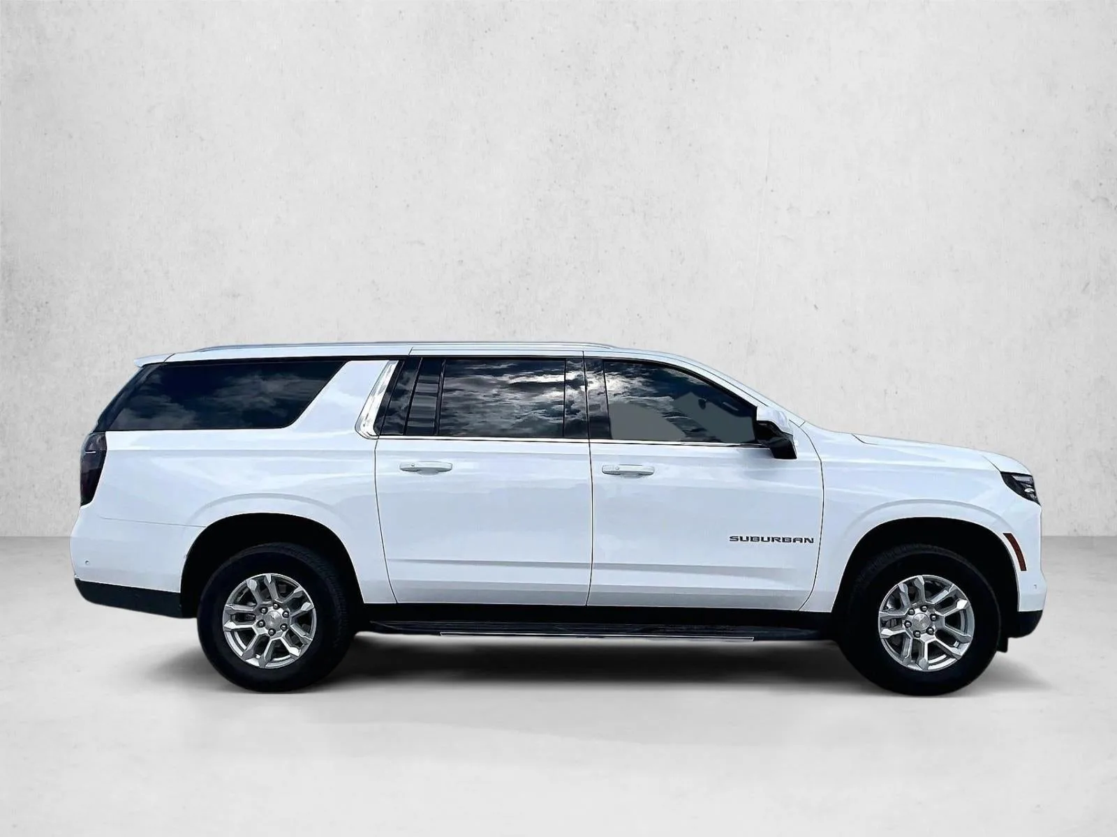 2026 Chevrolet Suburban LS photo 5