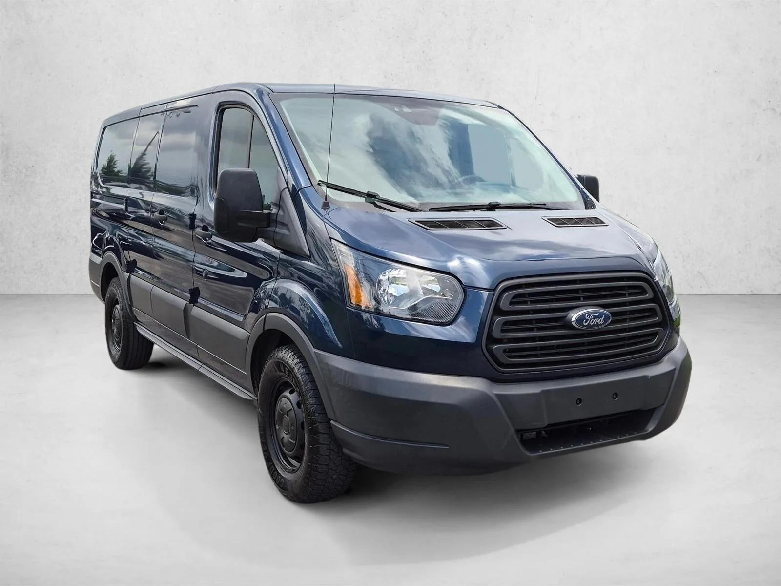 2018 Ford Transit Van T-150 130" Low Rf 8600 GVWR Swing-Out RH Dr photo 3
