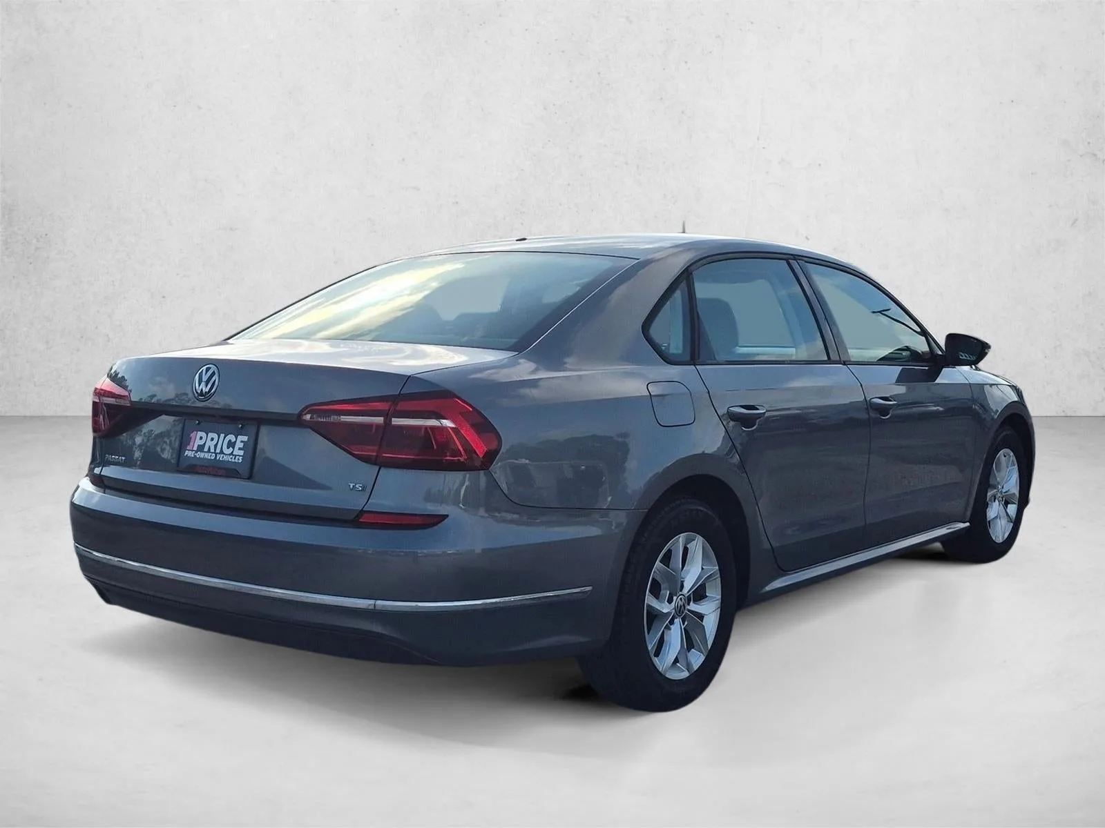 2018 Volkswagen Passat 2.0T S Auto photo 5