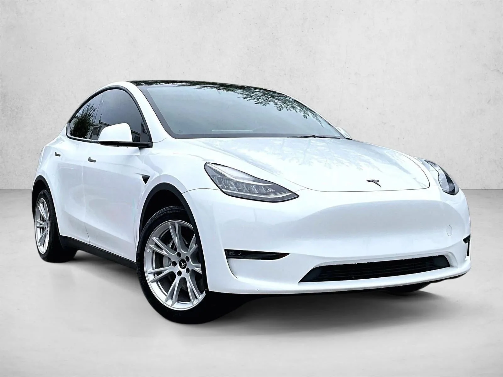 2023 Tesla Model Y Long Range Dual Motor All-Wheel Drive photo 12