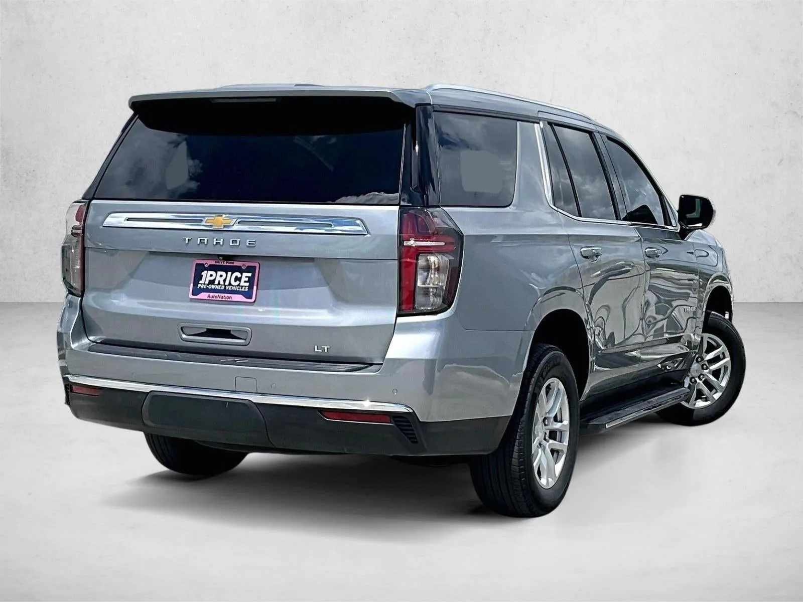 2023 Chevrolet Tahoe LT photo 2