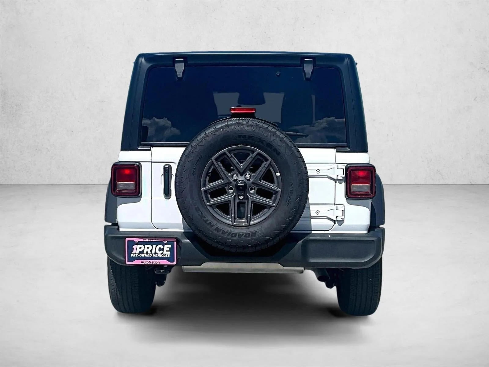 2025 Jeep Wrangler 4-Door Summit 4x4 photo 4