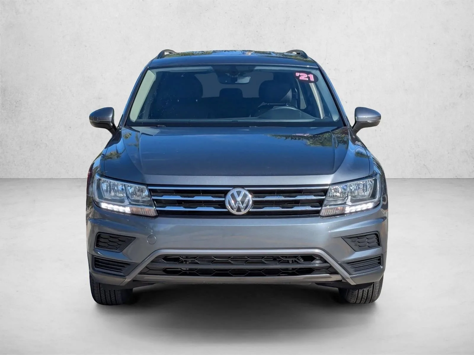 2021 Volkswagen Tiguan 2.0T SE FWD photo 2