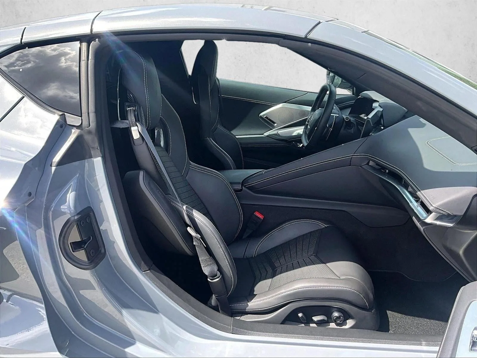 2024 Chevrolet Corvette Stingray 2LT photo 9