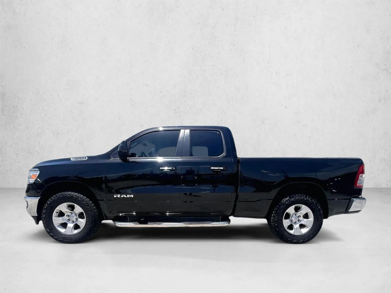 2020 RAM 1500 Big Horn Quad Cab 4x2 6'4" Box photo 6