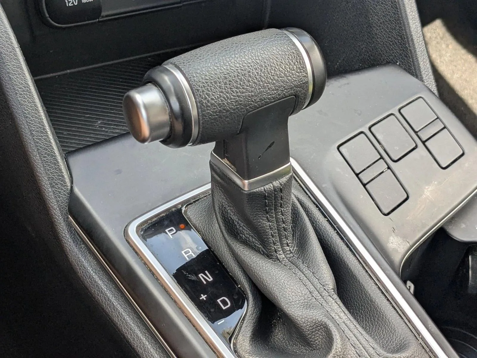 2024 Kia Sportage LX photo 12