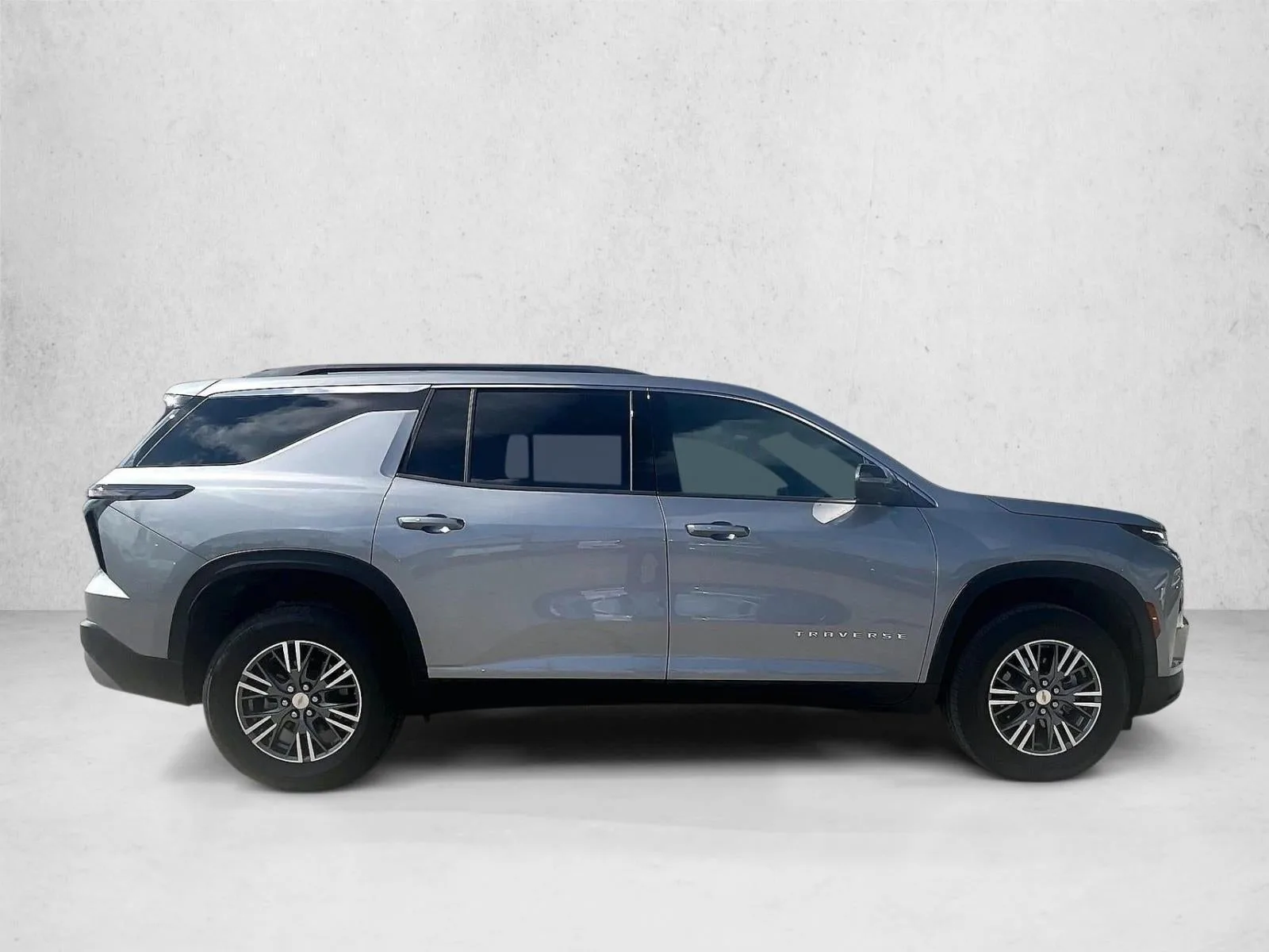 2024 Chevrolet Traverse LT photo 5