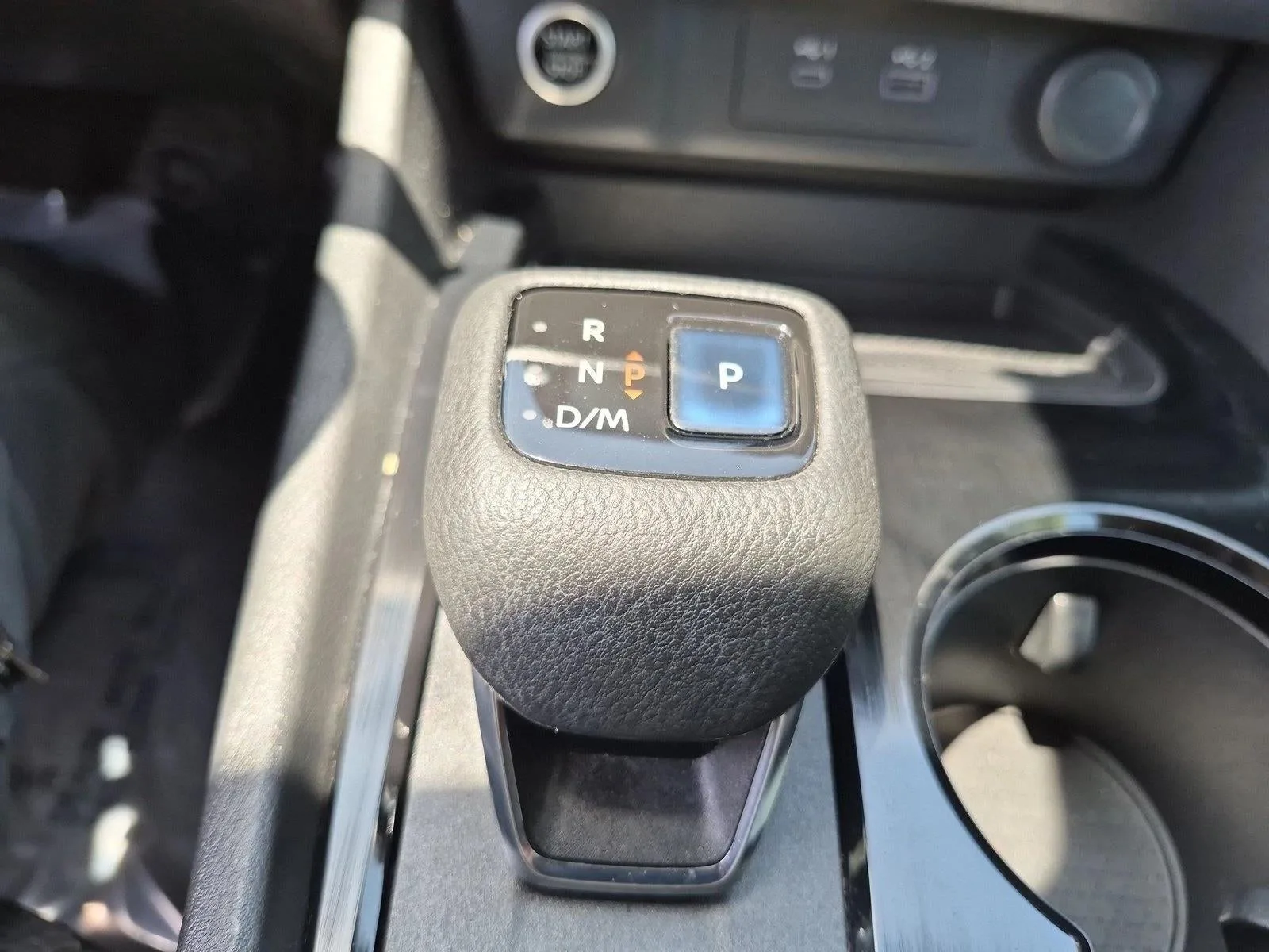 2022 Nissan Rogue FWD SV photo 12