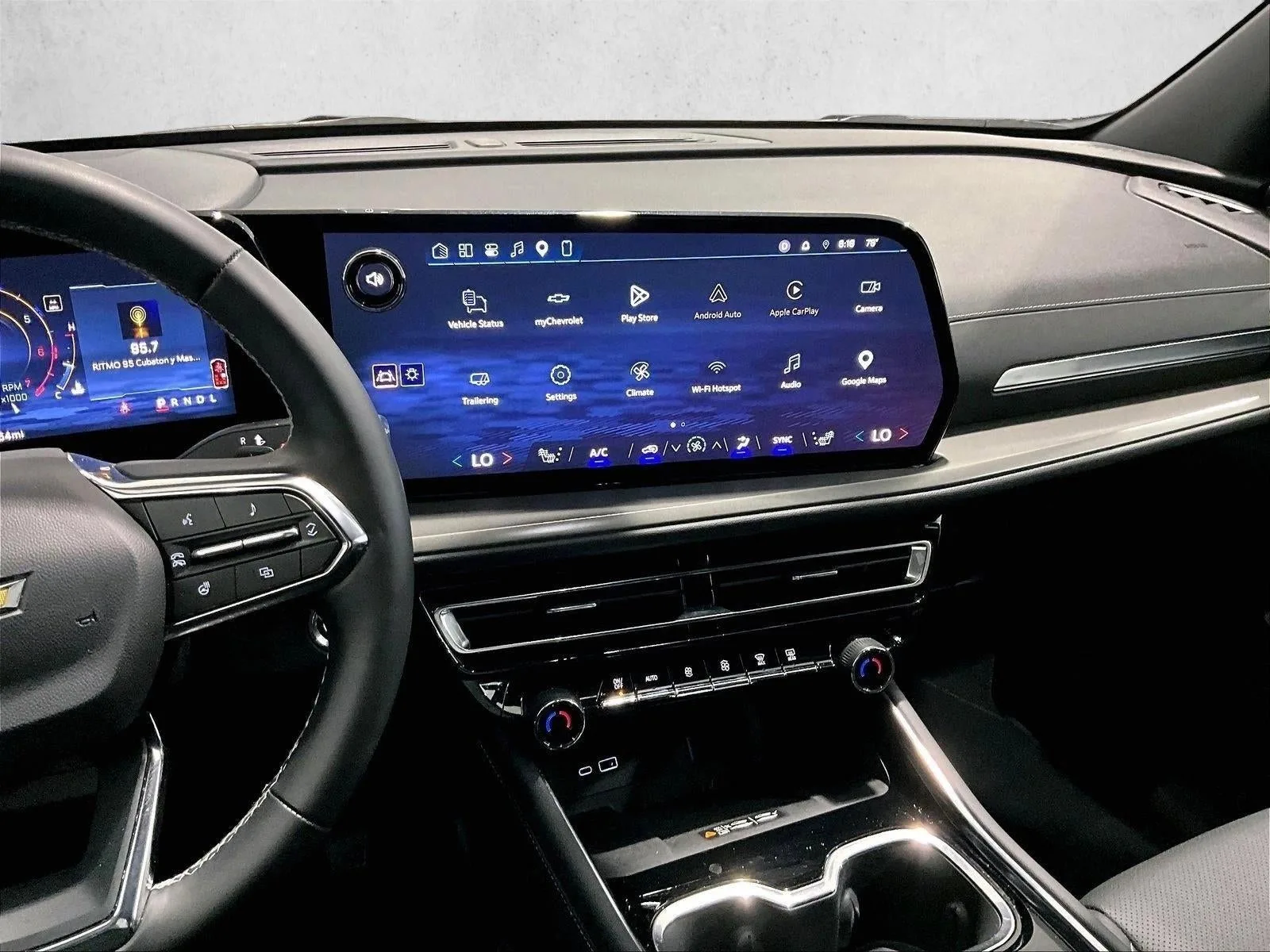 2026 Chevrolet Traverse LT photo 8