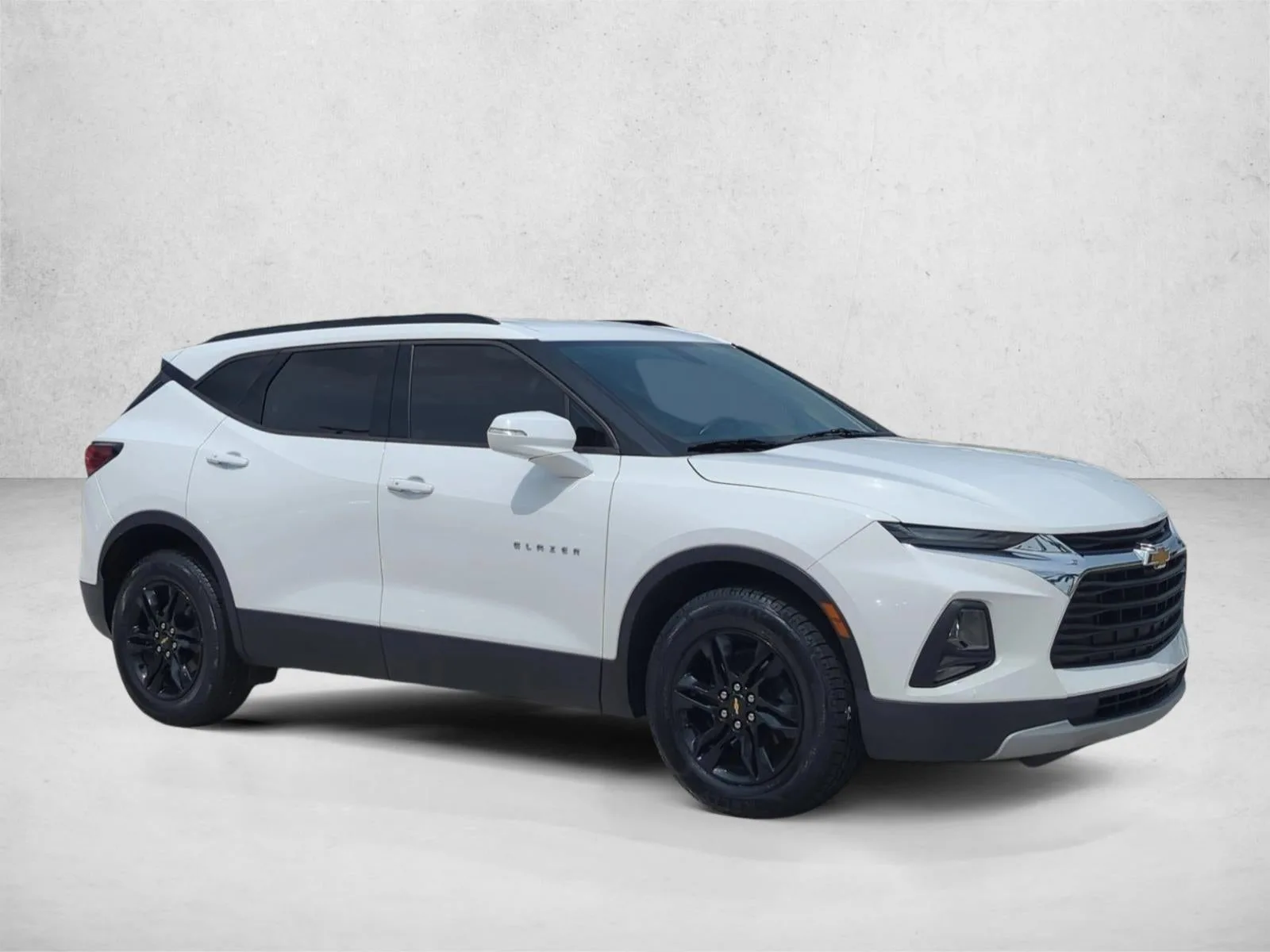 2020 Chevrolet Blazer FWD LT photo 3