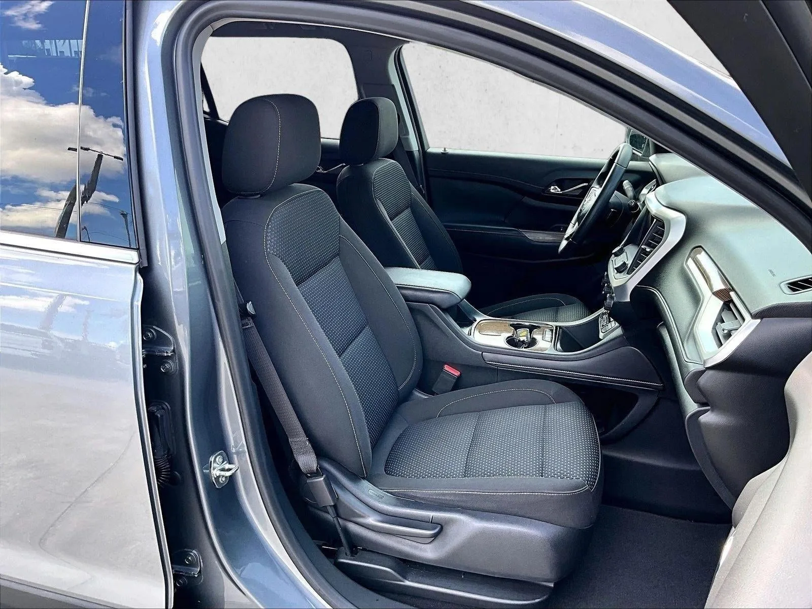 2021 GMC Acadia SLE photo 9