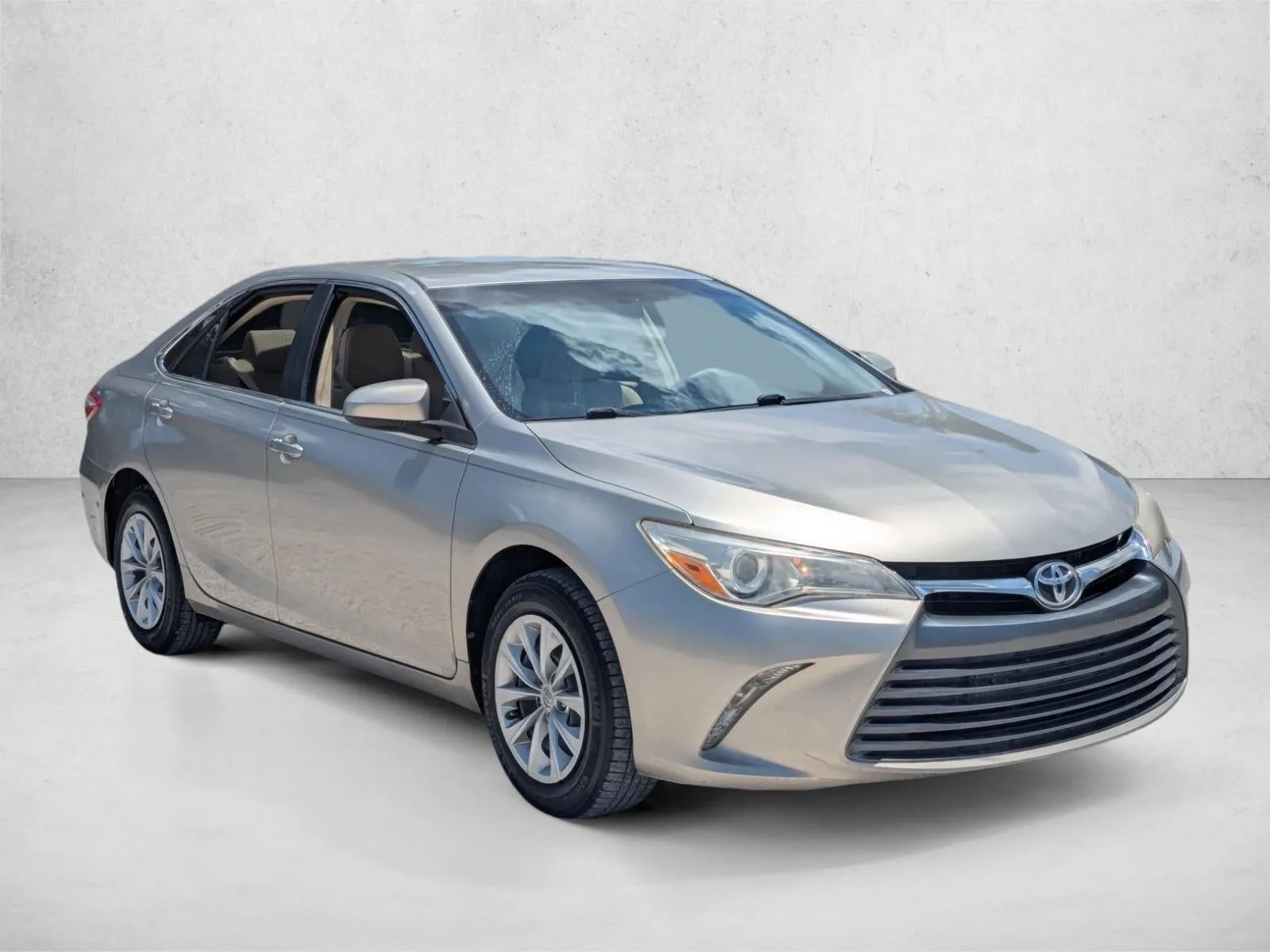2017 Toyota Camry LE Auto (SE) photo 3
