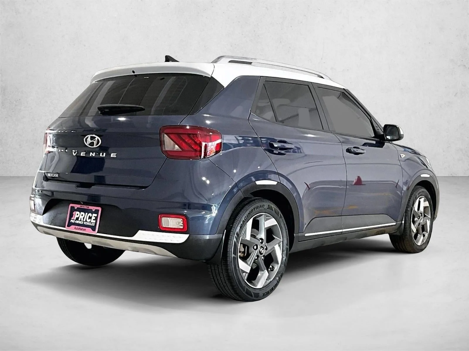 2020 Hyundai Venue Denim photo 2