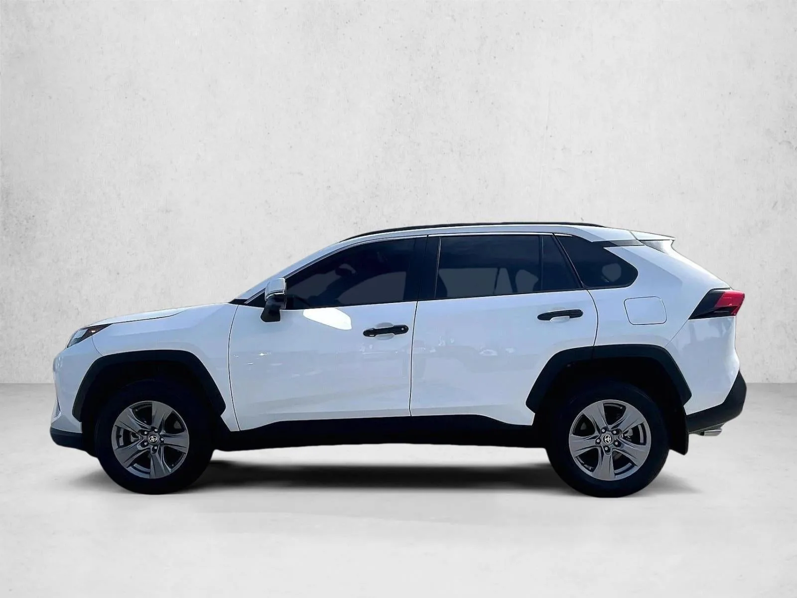 2024 Toyota RAV4 XLE photo 6