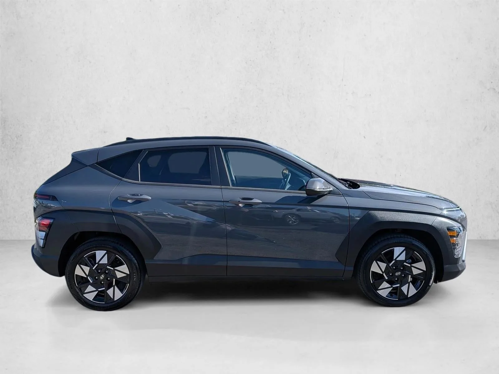 2025 Hyundai KONA SEL FWD photo 4