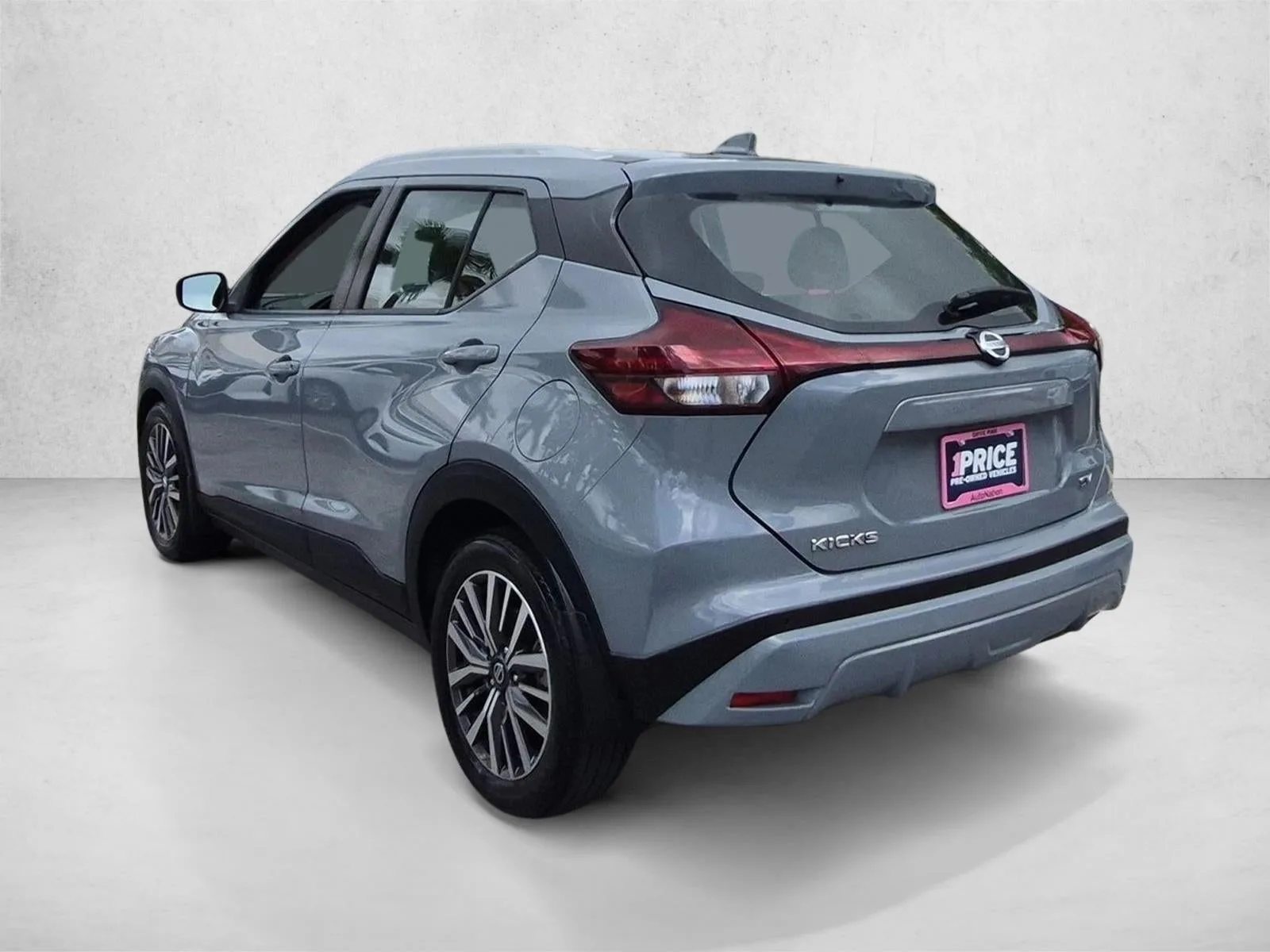 2021 Nissan Kicks SV FWD photo 8