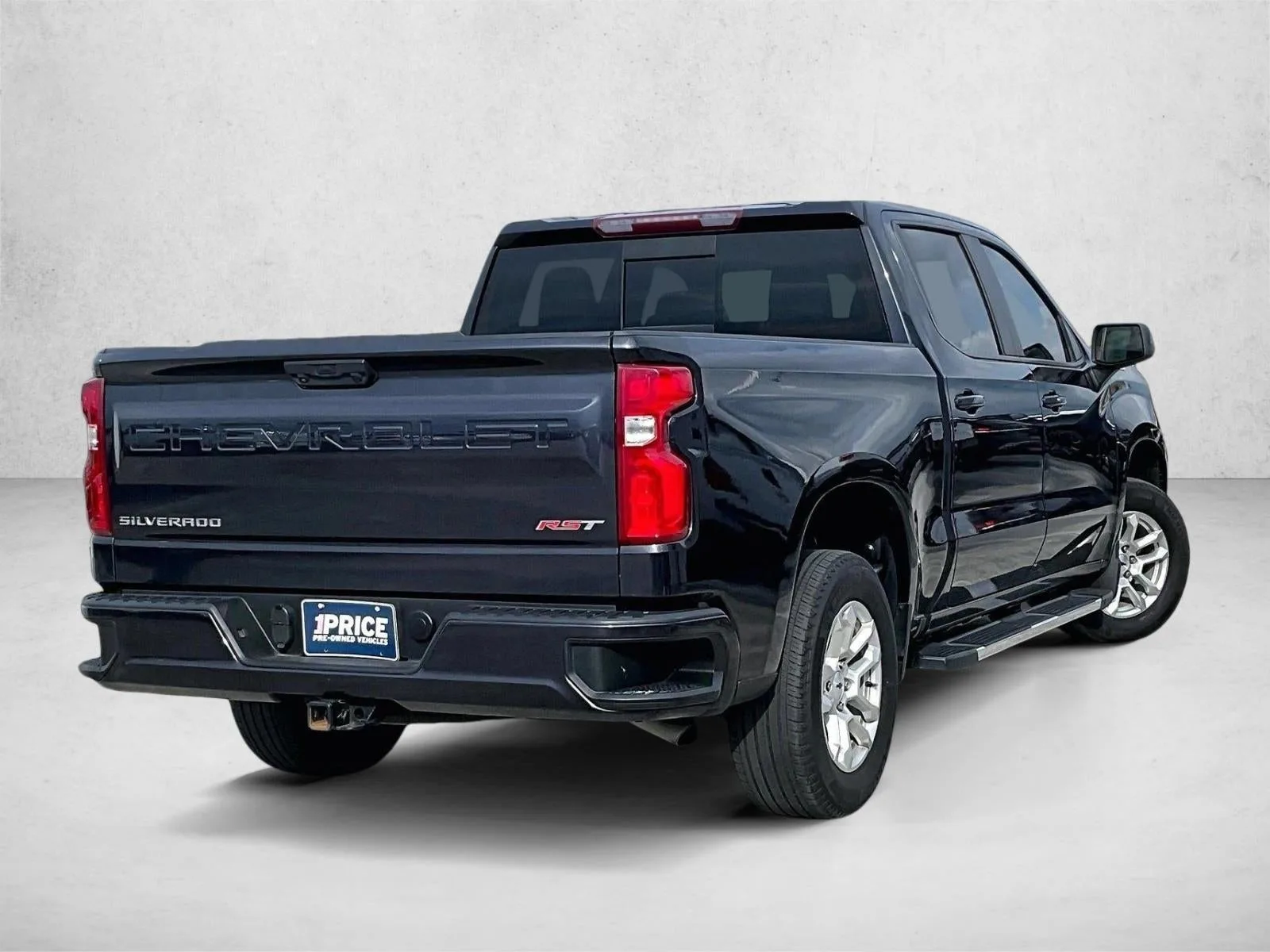 2024 Chevrolet Silverado 1500 RST photo 2