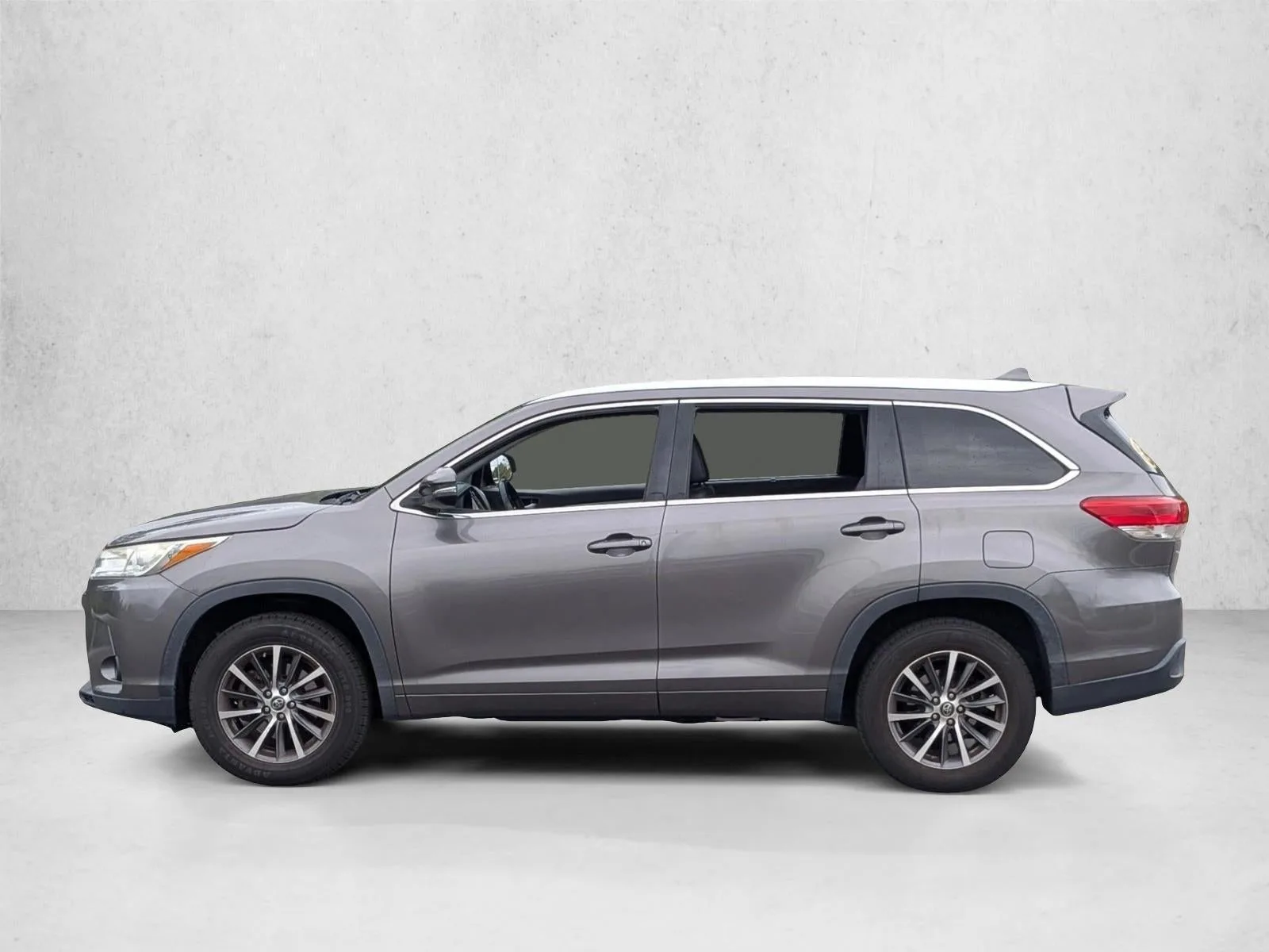 2018 Toyota Highlander XLE V6 FWD (Natl) photo 9