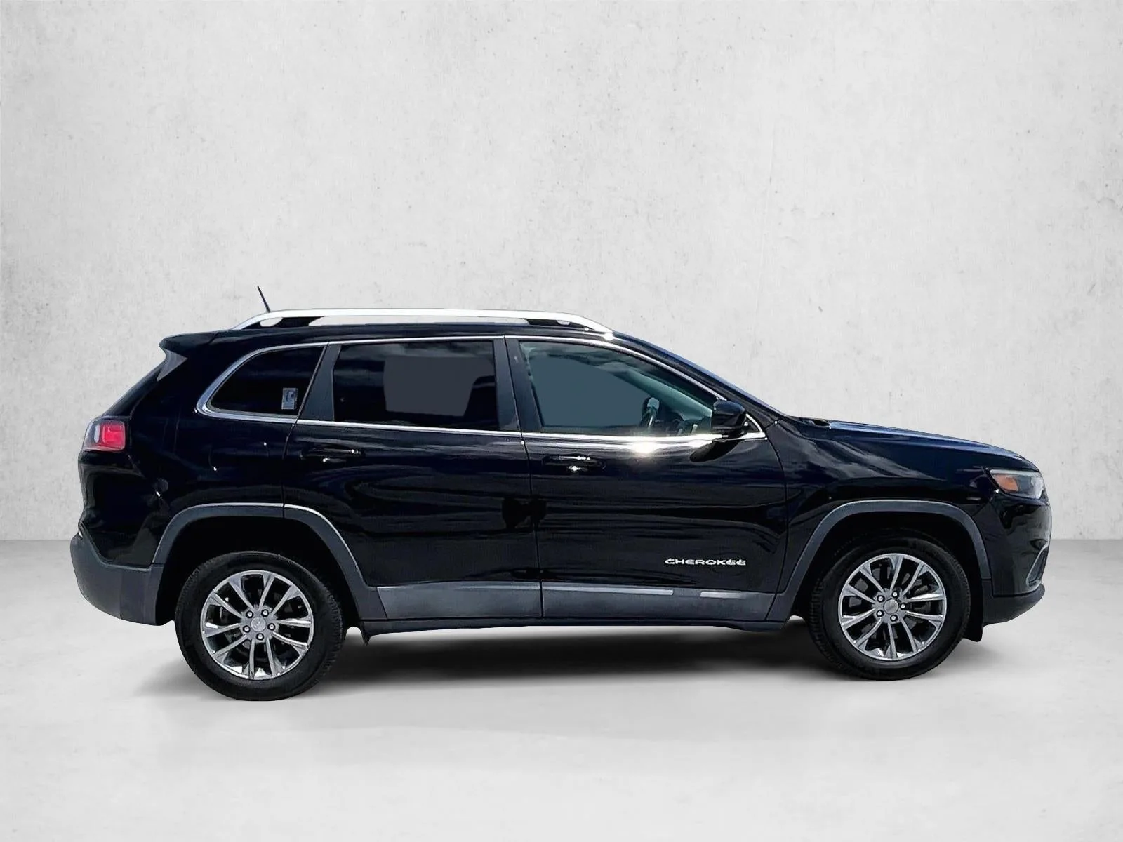 2019 Jeep CHER LATITUDE PLUS photo 5