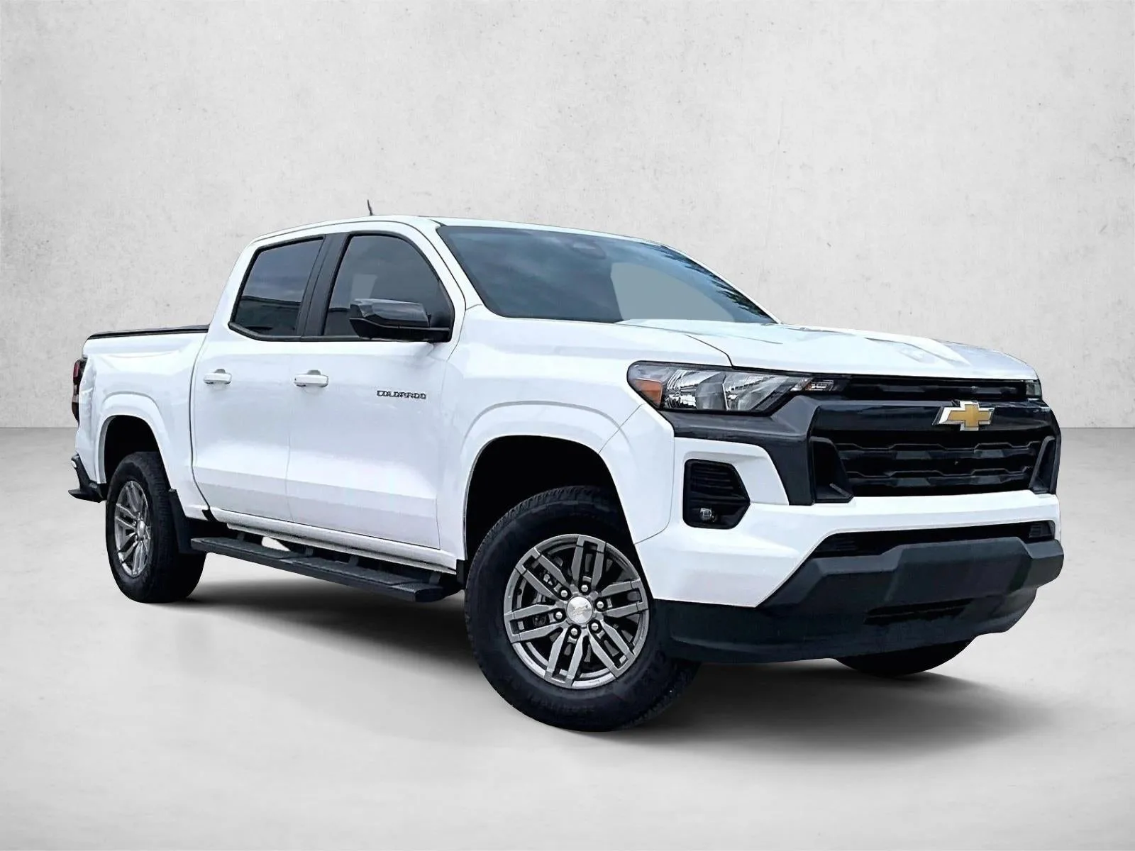 2024 Chevrolet Colorado LT photo 12
