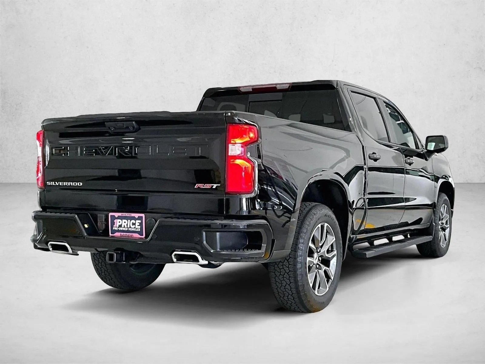 2024 Chevrolet Silverado 1500 RST photo 2