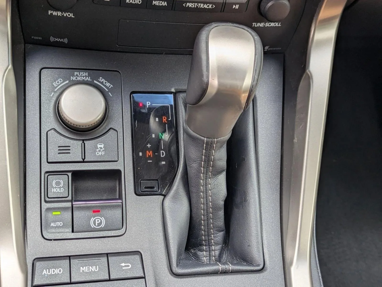 2015 Lexus NX Turbo FWD 4dr photo 12