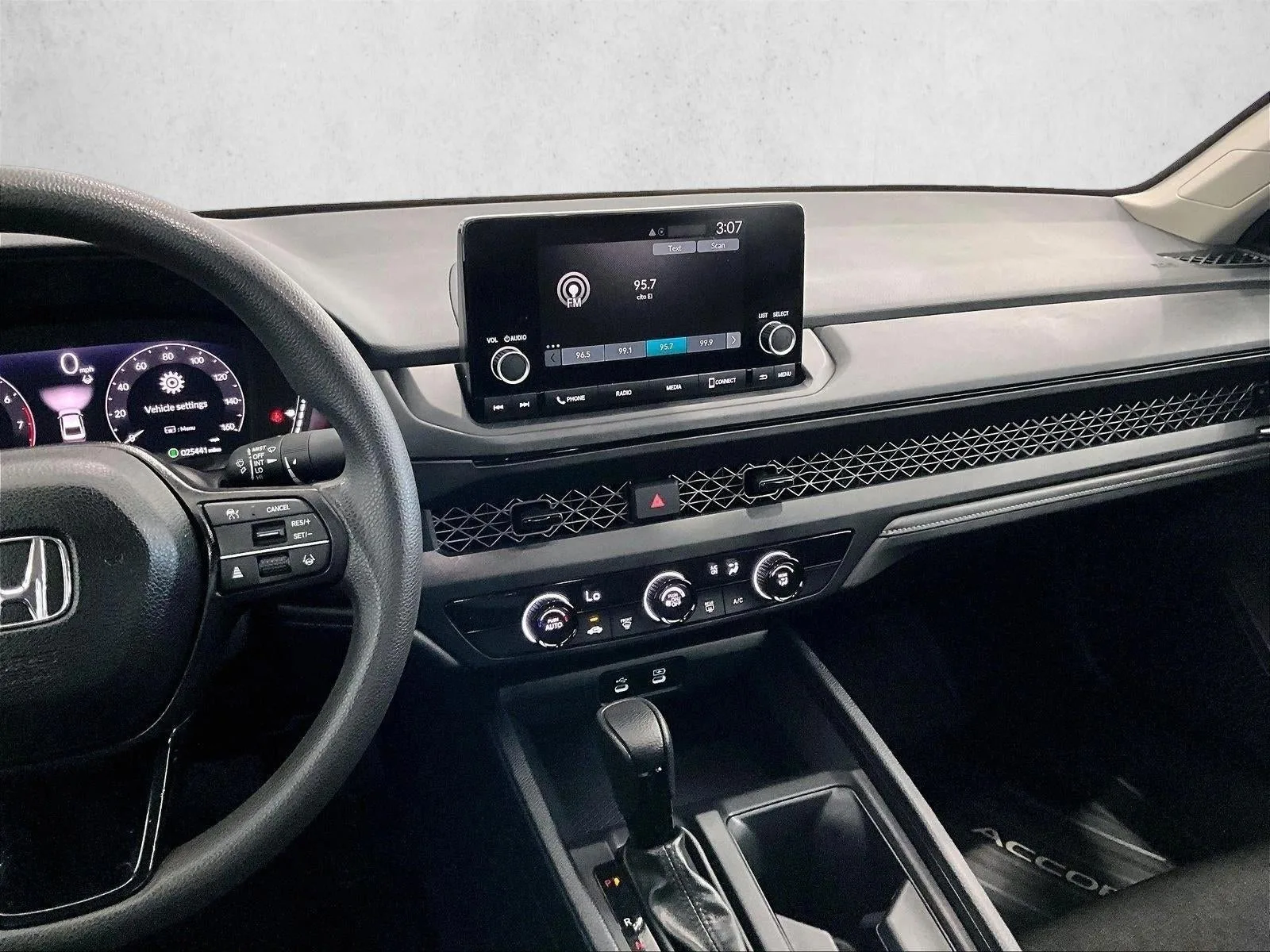 2025 Honda Accord Sedan LX CVT photo 8