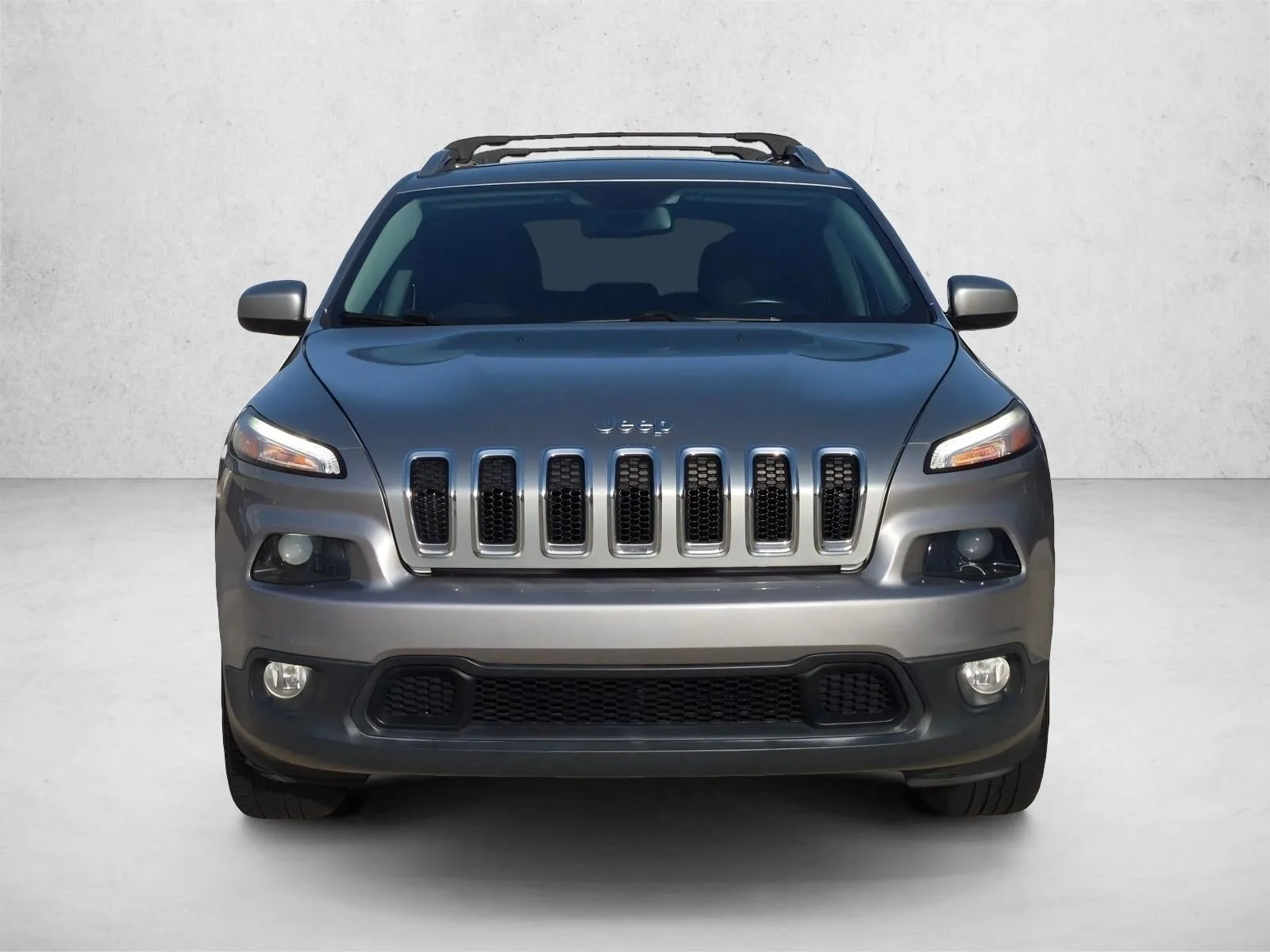 2017 Jeep Cherokee Latitude FWD photo 2