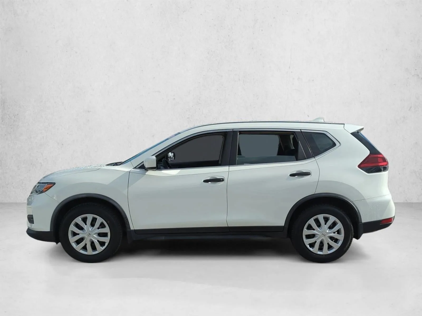 2020 Nissan Rogue FWD S photo 9