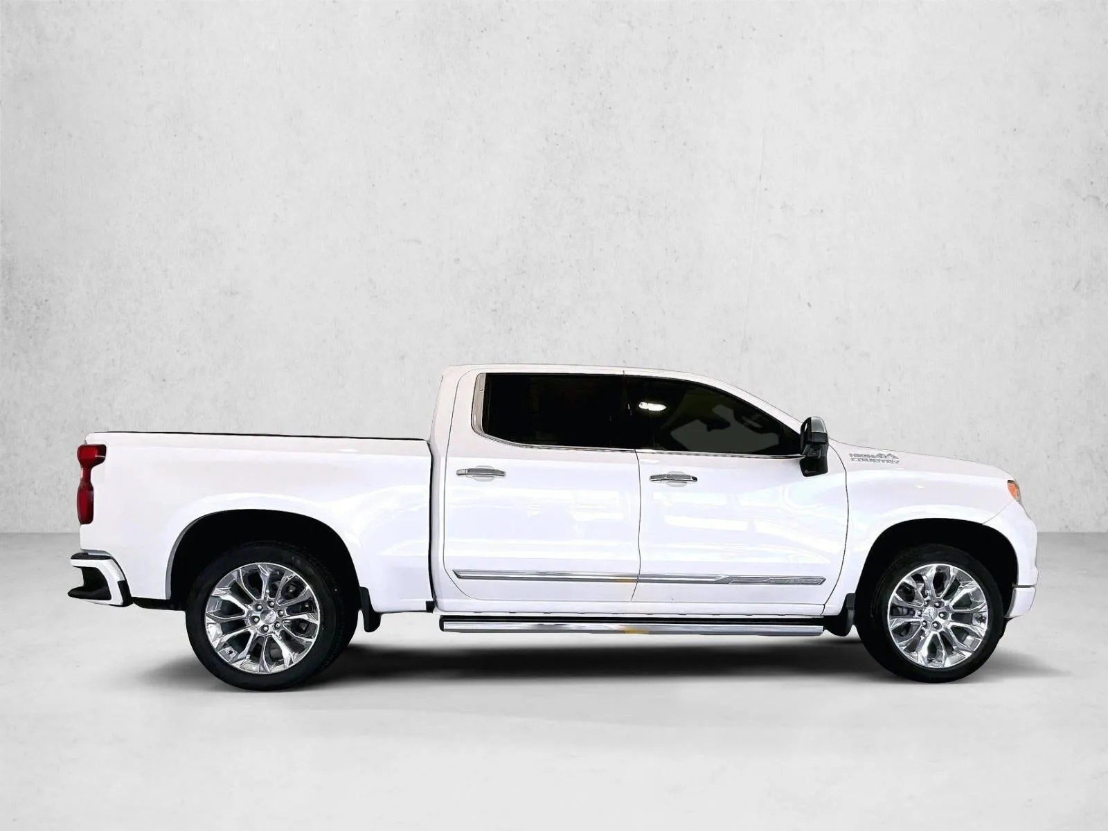2023 Chevrolet Silverado 1500 High Country photo 5