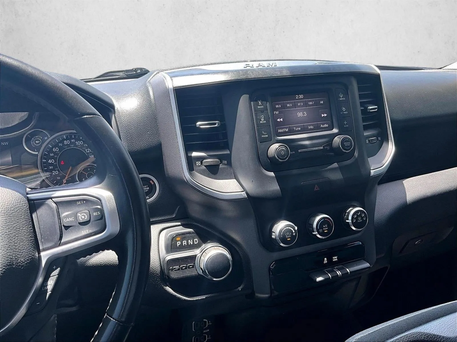 2020 RAM 1500 Big Horn Quad Cab 4x2 6'4" Box photo 8