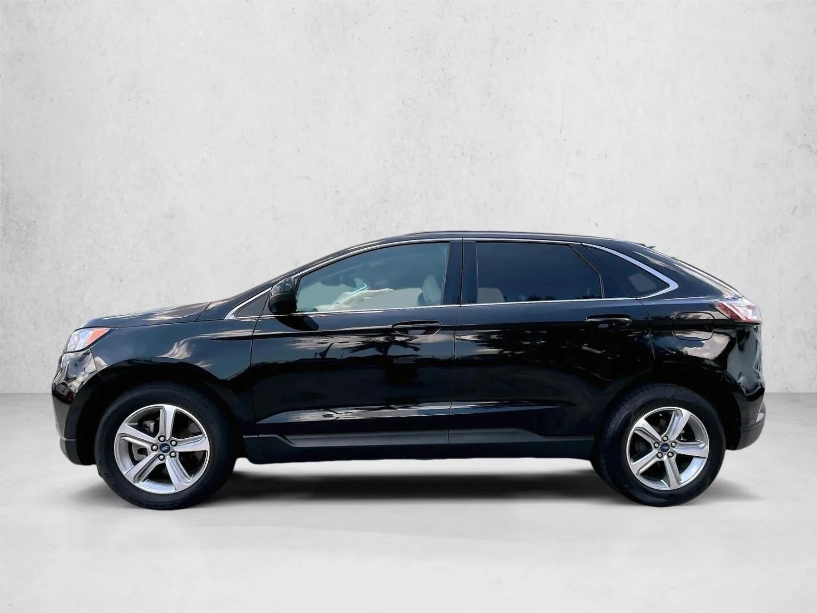 2021 Ford Edge SEL photo 6