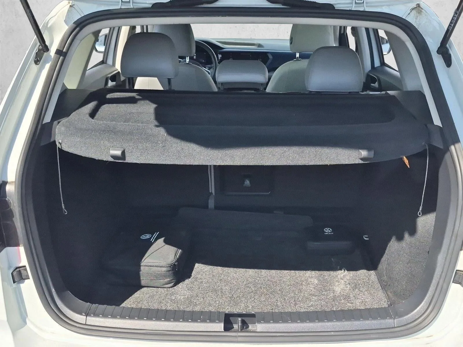 2023 Volkswagen Taos SE photo 6