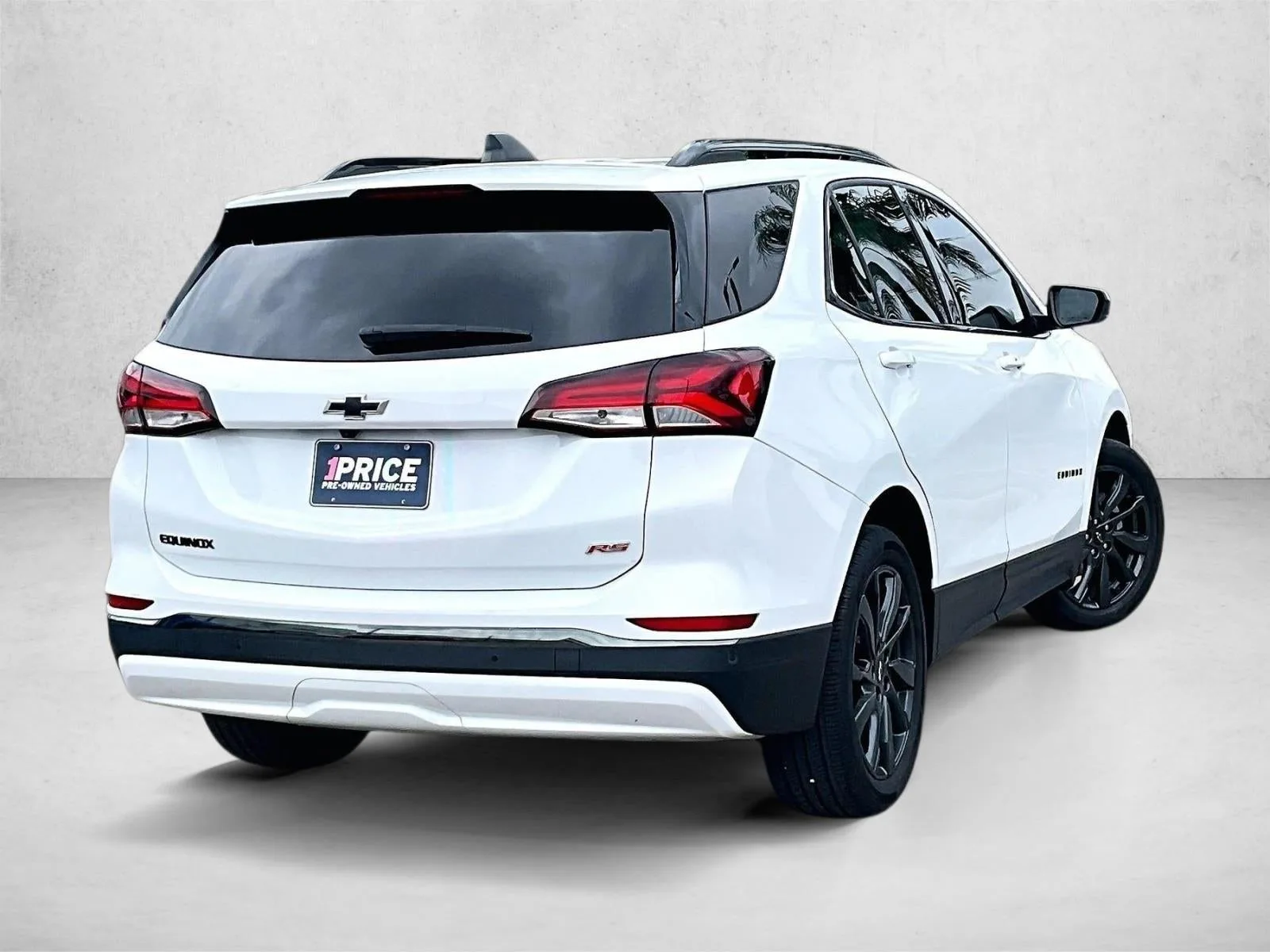 2023 Chevrolet Equinox RS photo 2