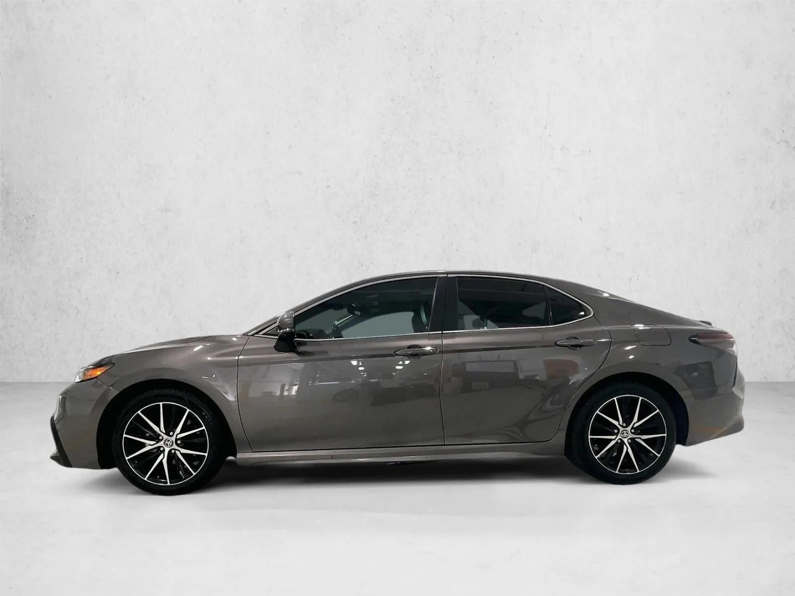 2024 Toyota Camry SE photo 6